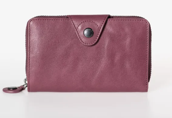 Aunts & Uncles Grandma's Luxury Club Francis Wallet