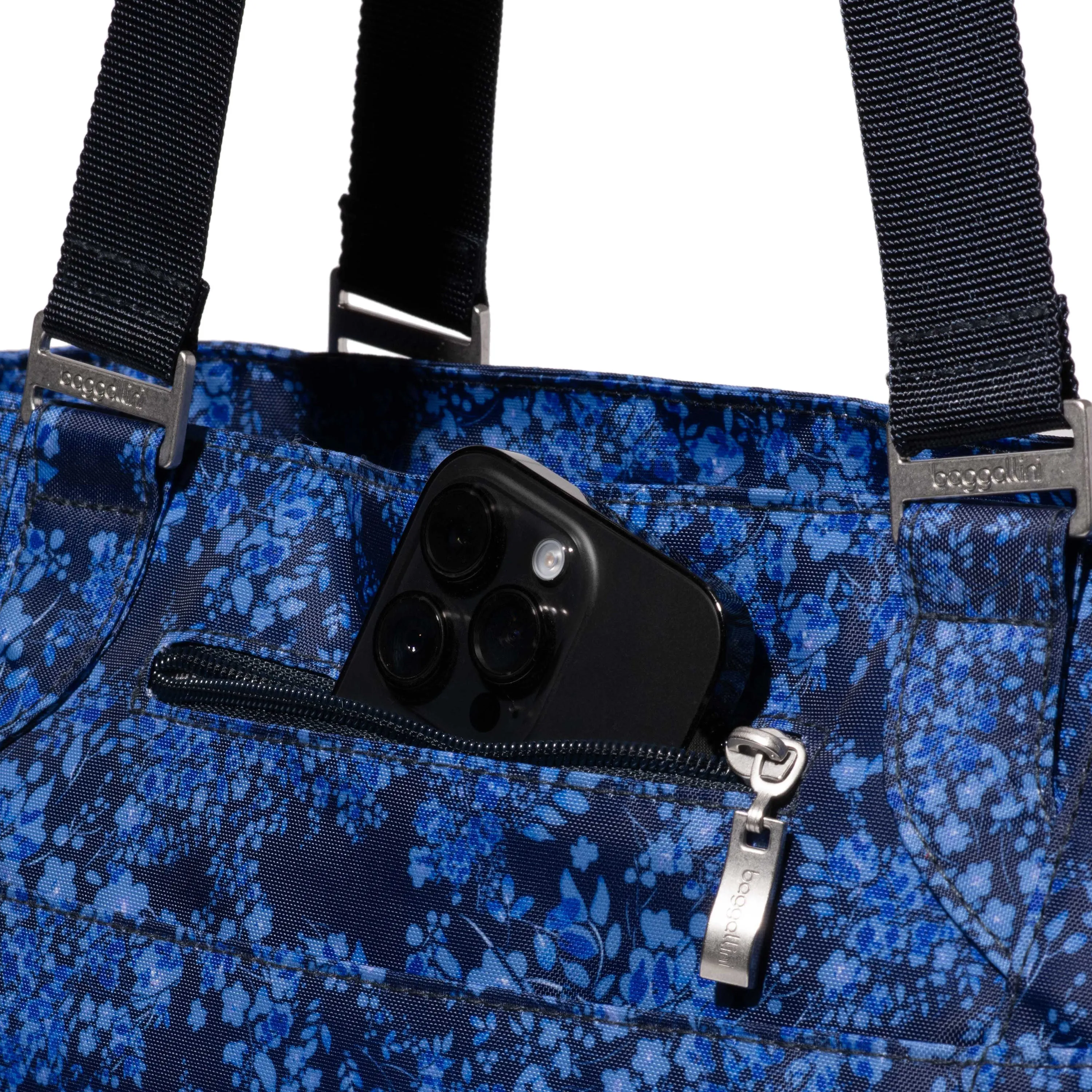 baggallini Avenue Tote