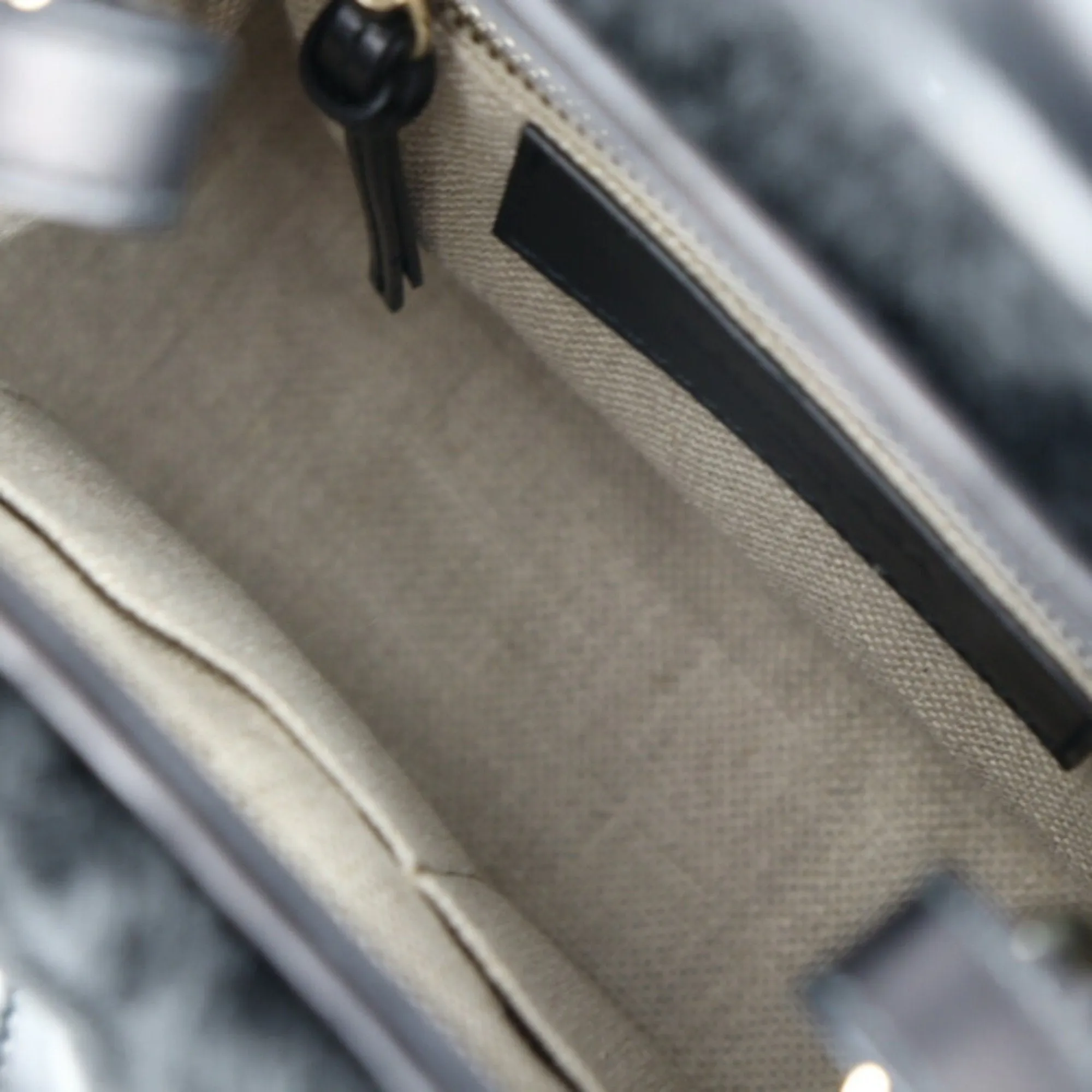 Balenciaga Wool Handbag (Pre-Owned)