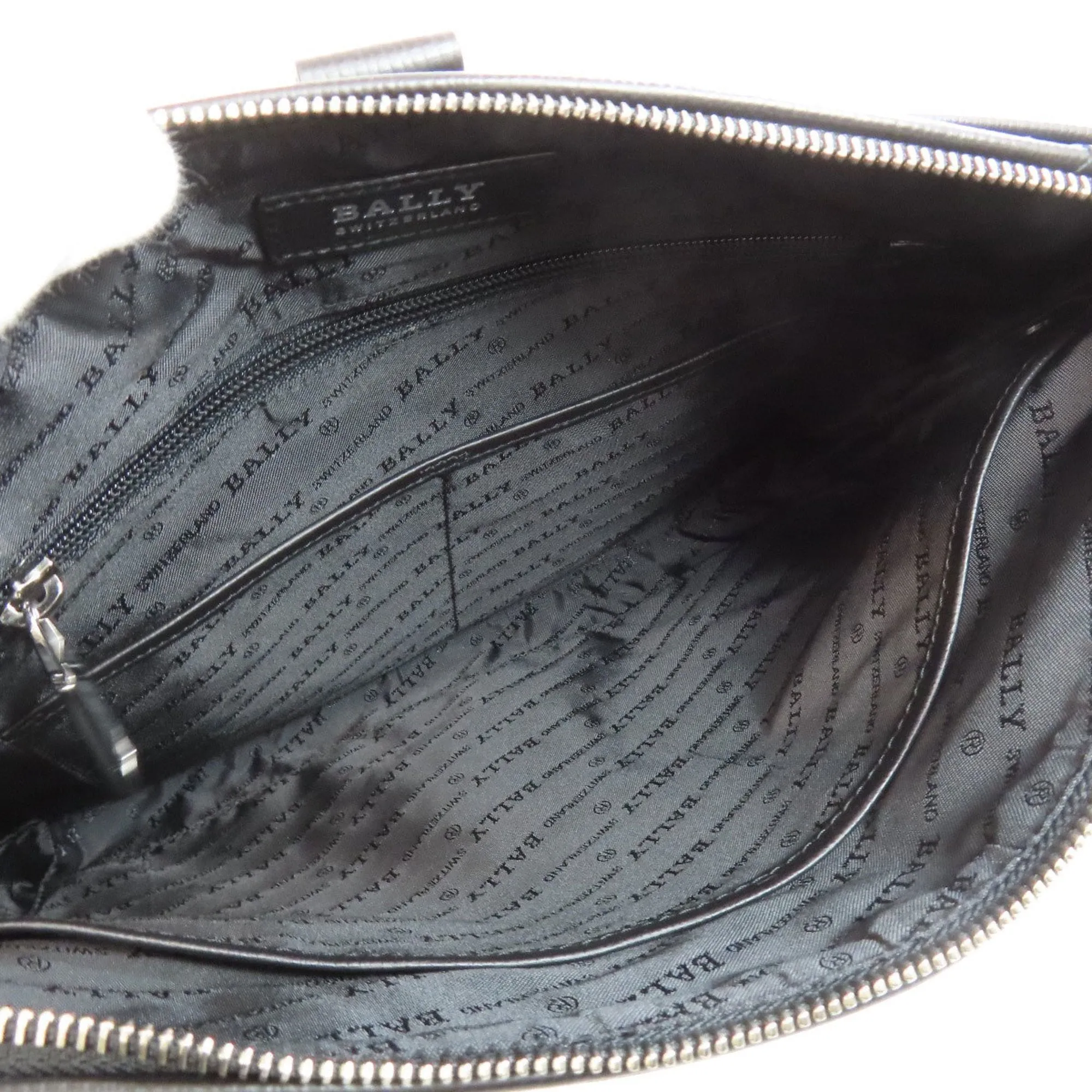 Bally Nylon Clutch Bag (Pre-Owned)