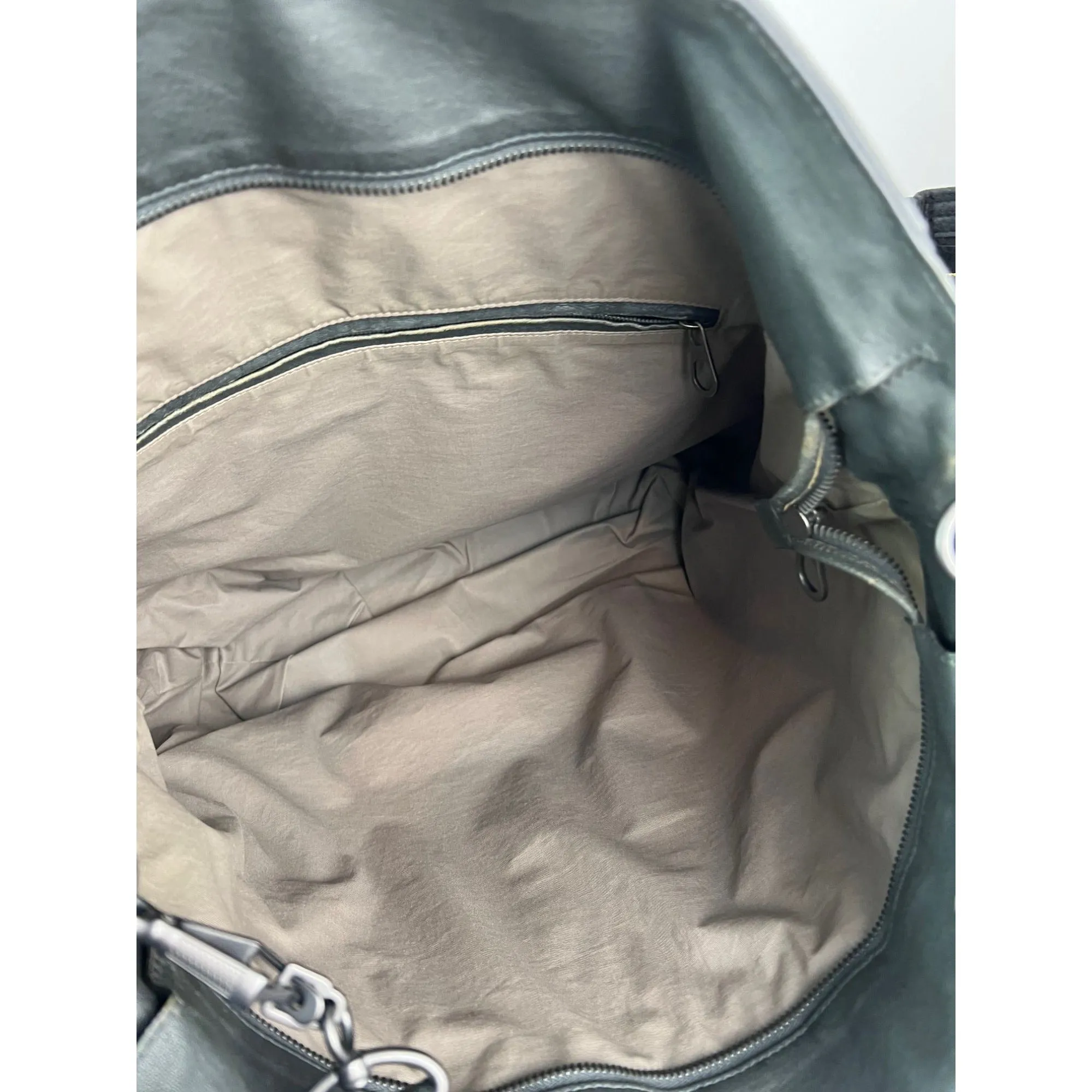 Bottega Veneta Intreciato Black leather zippered Messenger Tote Bag