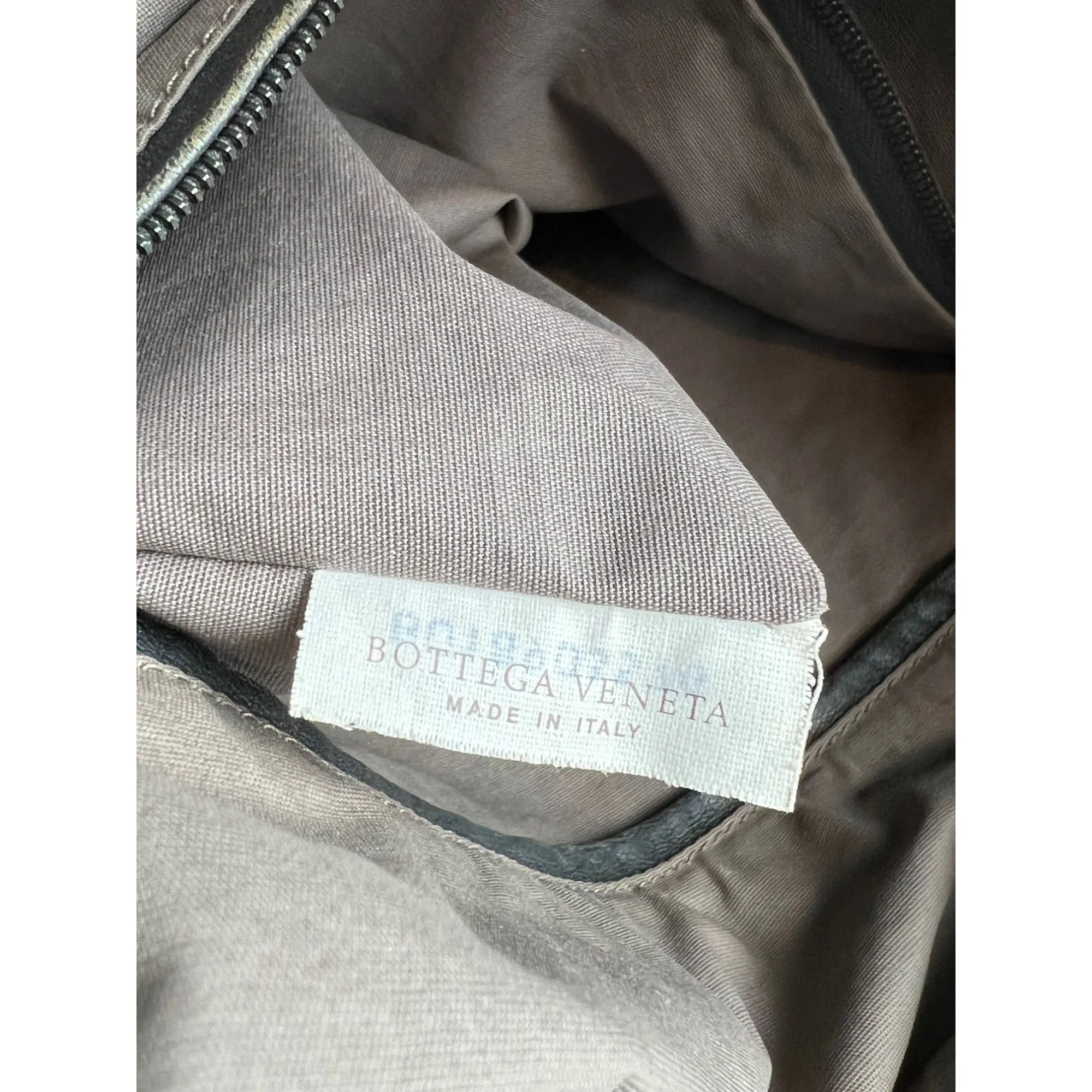Bottega Veneta Intreciato Black leather zippered Messenger Tote Bag