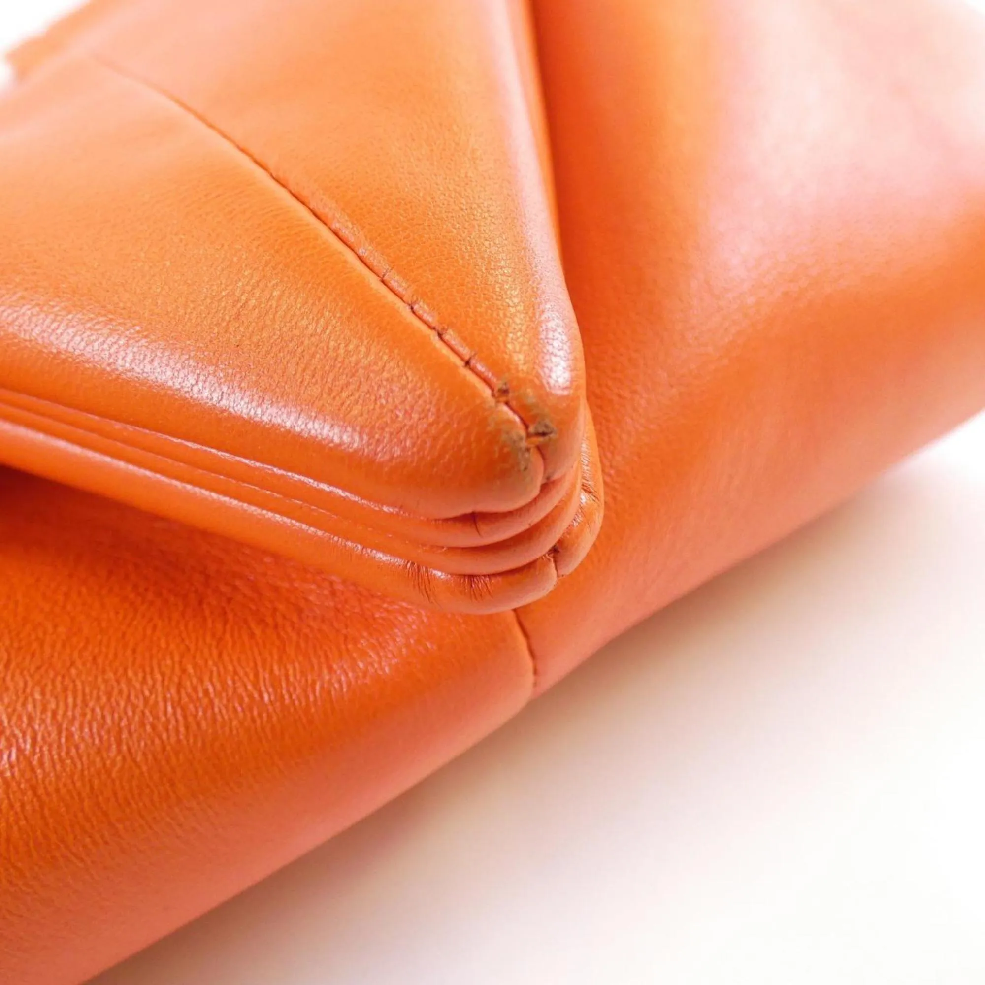 Bottega Veneta Leather Handbag (Pre-Owned)