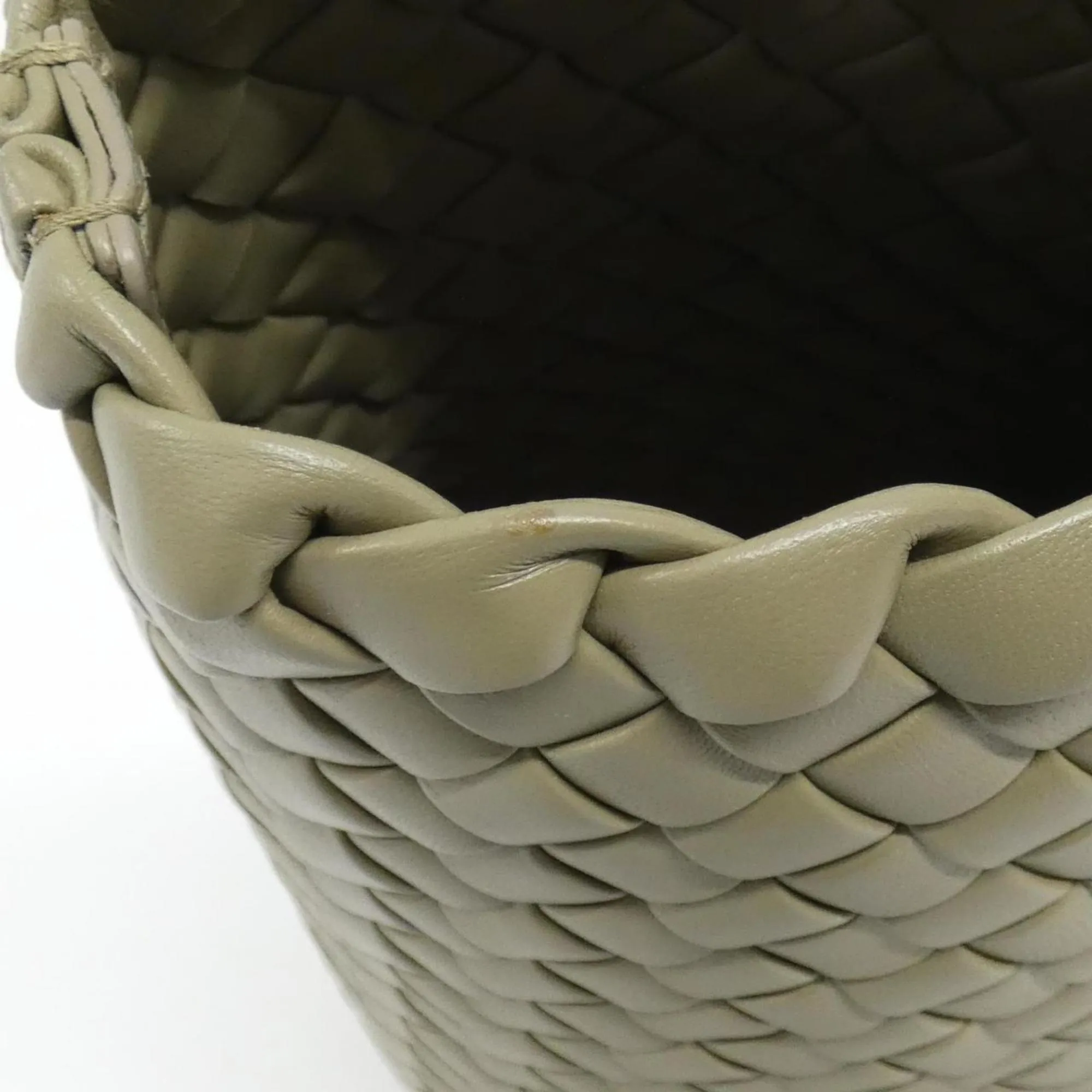 Bottega Veneta Leather Handbag (Pre-Owned)