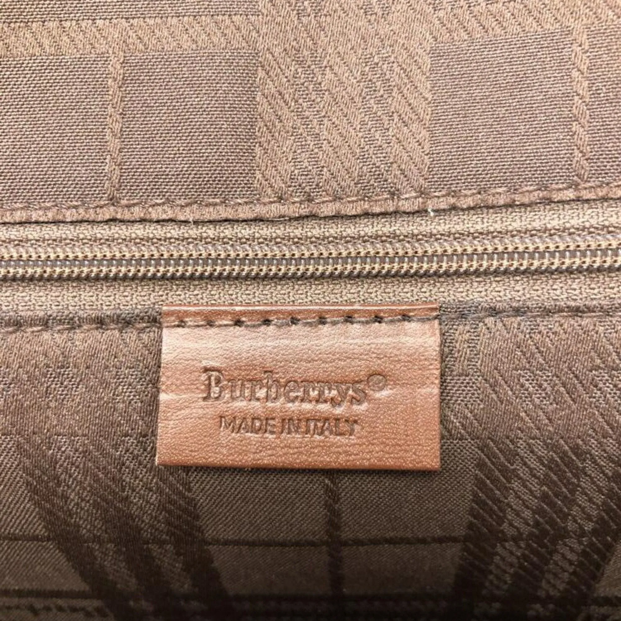 Burberry Clutch Bag (Pre-Owned)