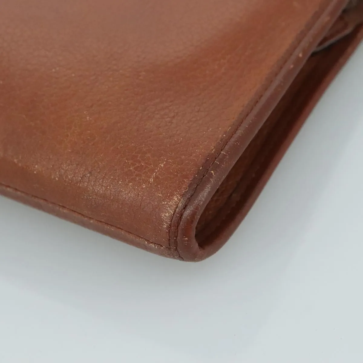 Burberry  Leather Clutch Bag (Pre-Owned)