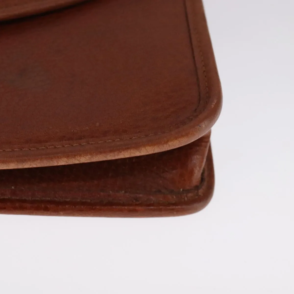 Burberry Leather Clutch Bag (Pre-Owned)