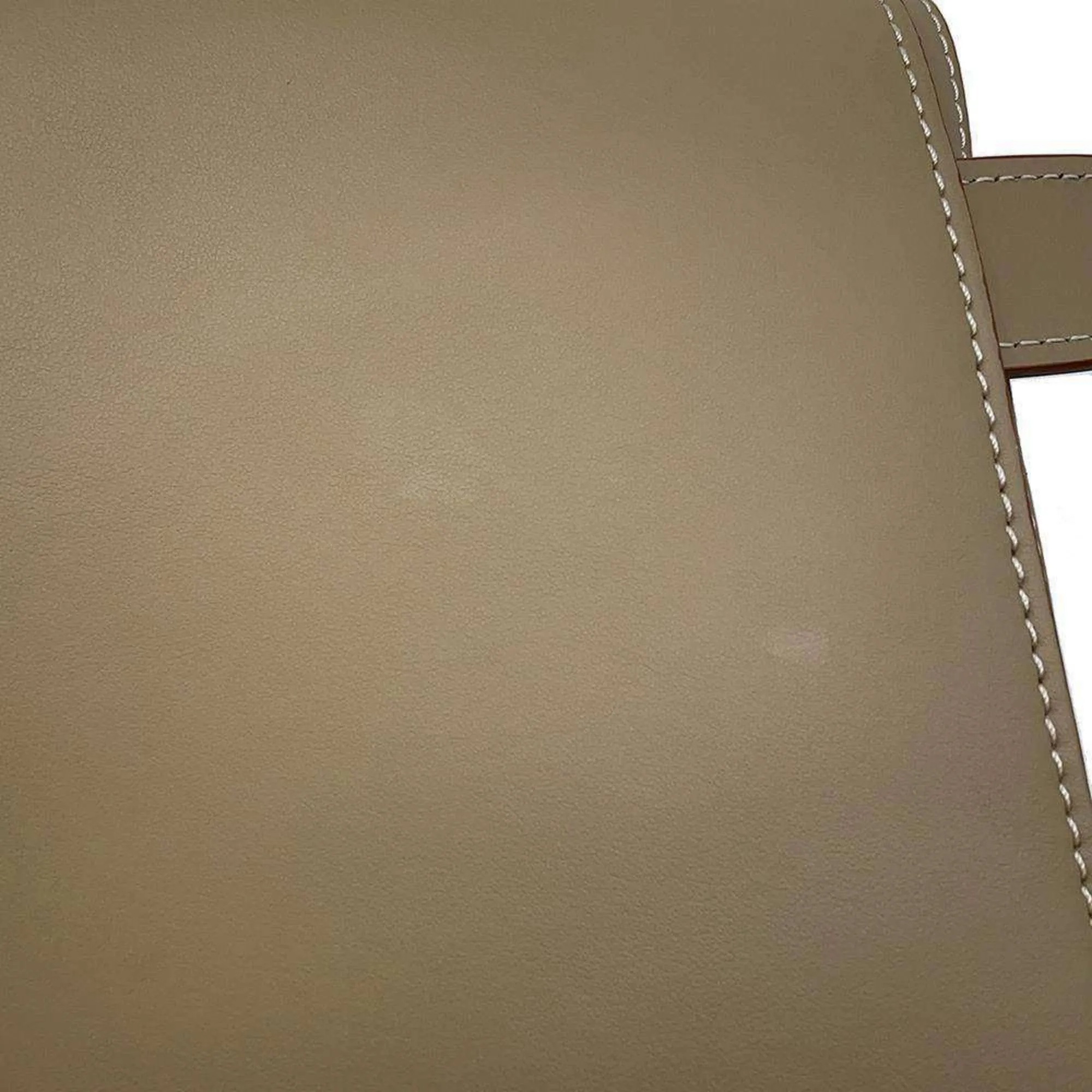 Burberry Leather Clutch Bag (Pre-Owned)