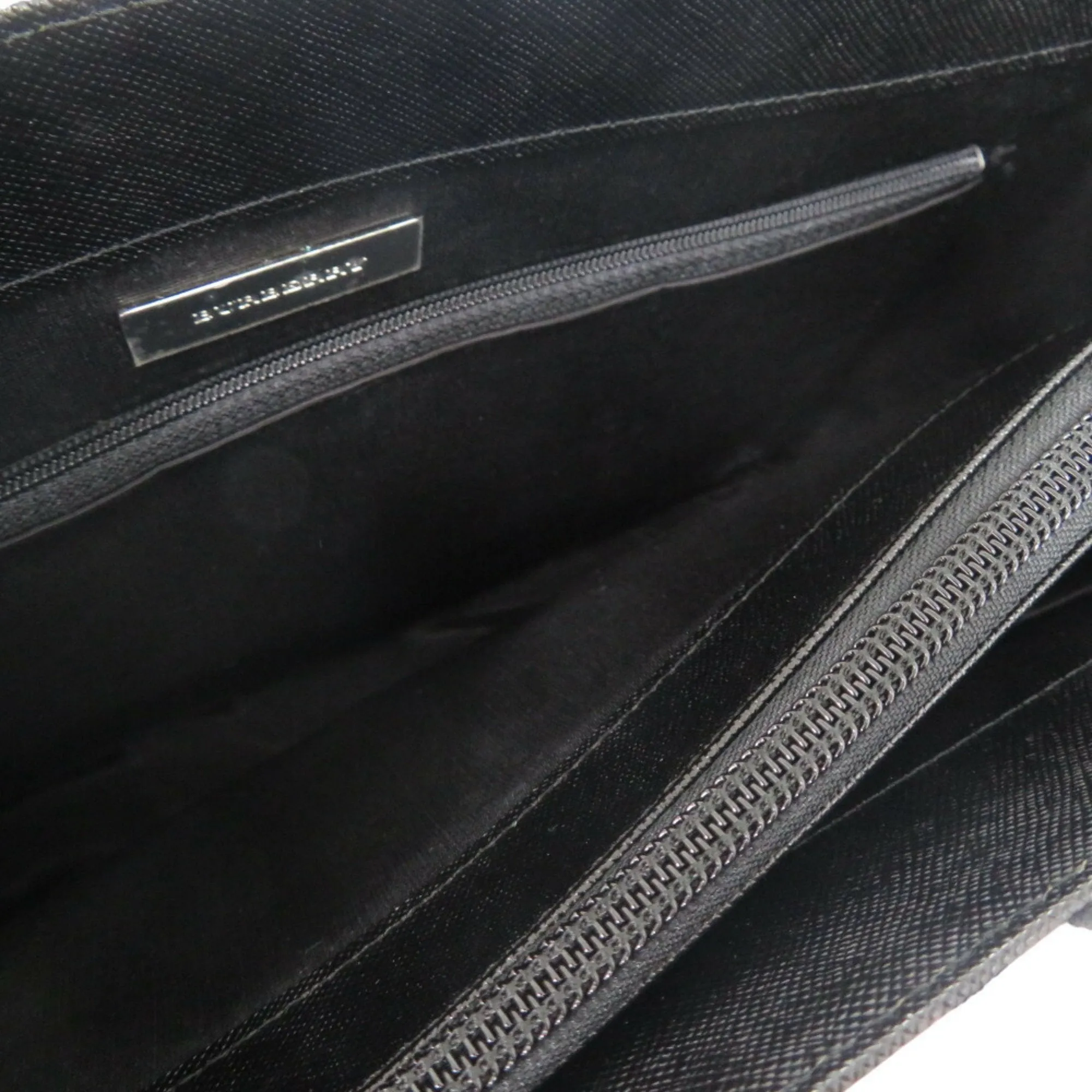 Burberry   Leather Handbag (Pre-Owned)