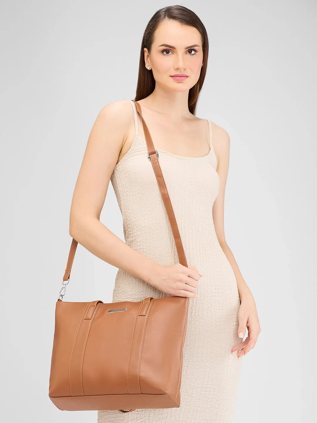 Caprese Bailey Medium Saddle Tote Bag