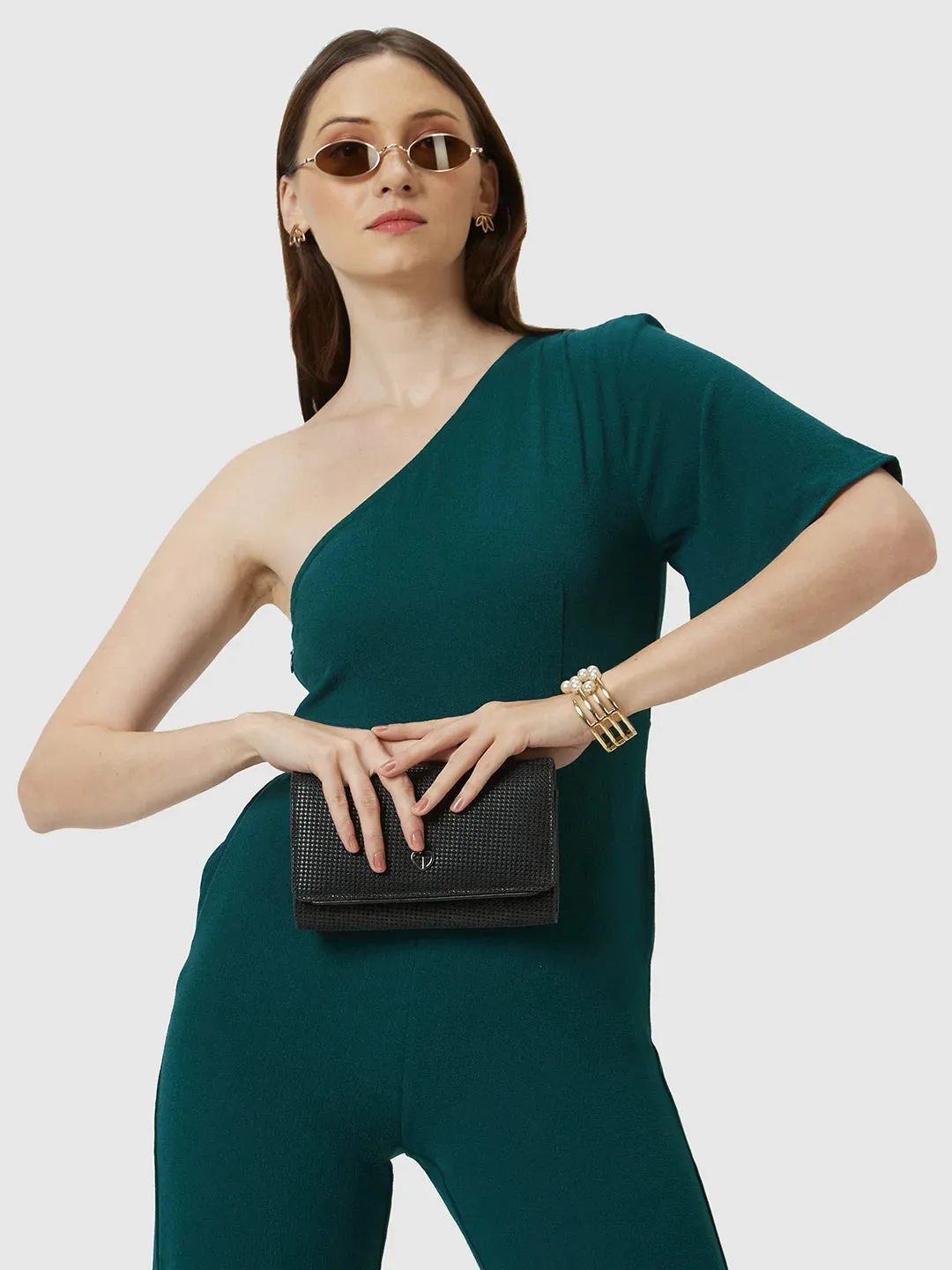Caprese DELMI Medium Black Clutch