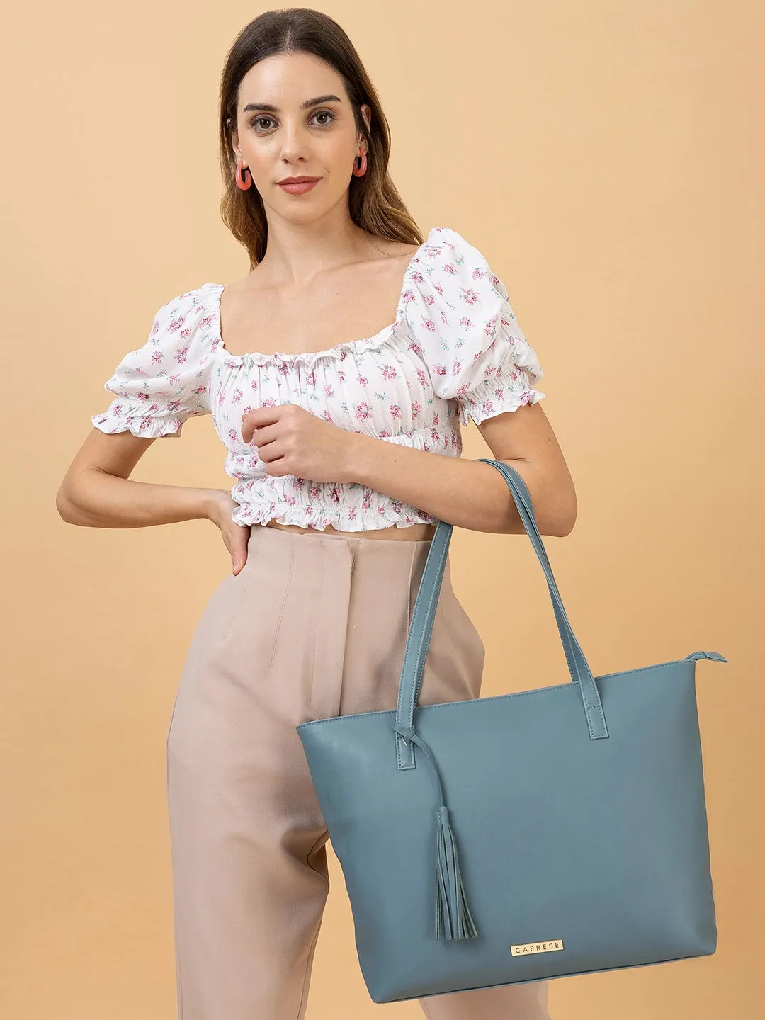 Caprese Vinci Medium Green Tote Bag