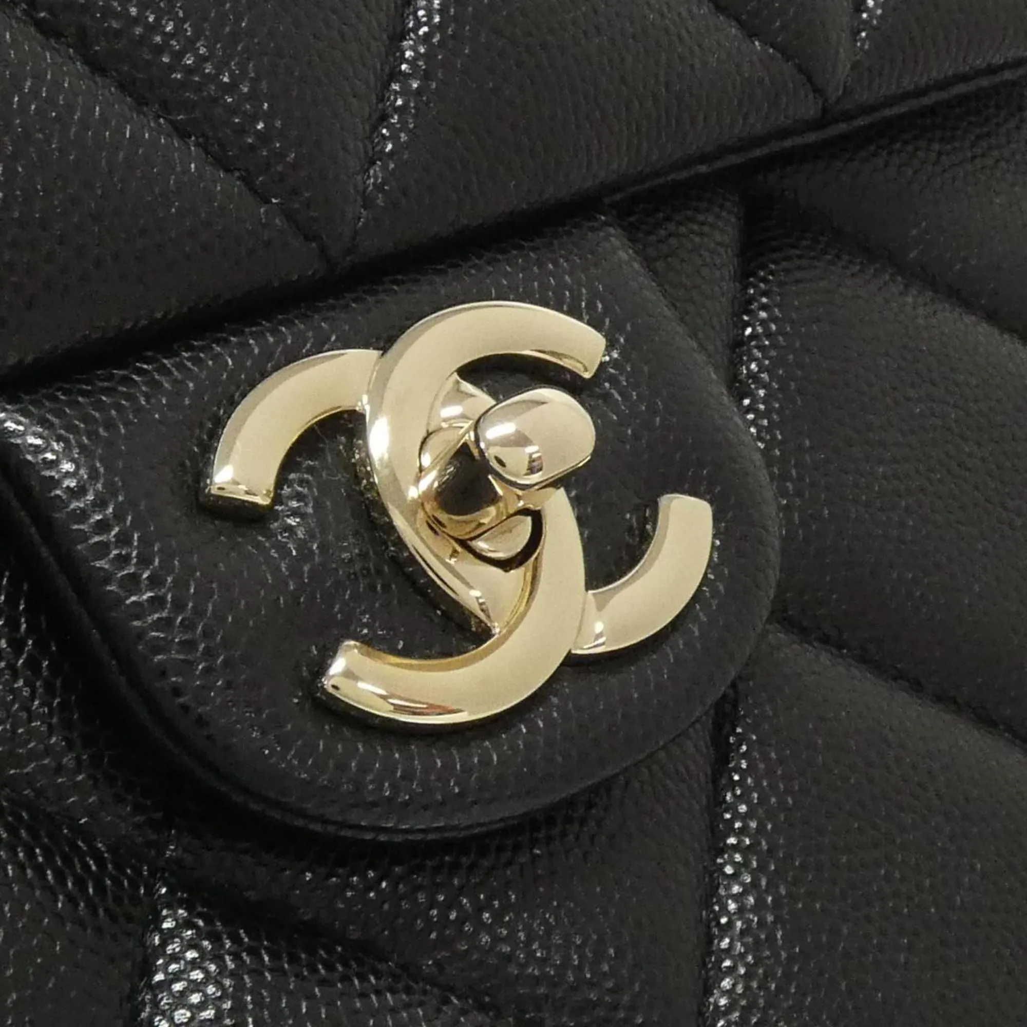 Chanel Grained Calfskin Handbag (Pre-Owned)