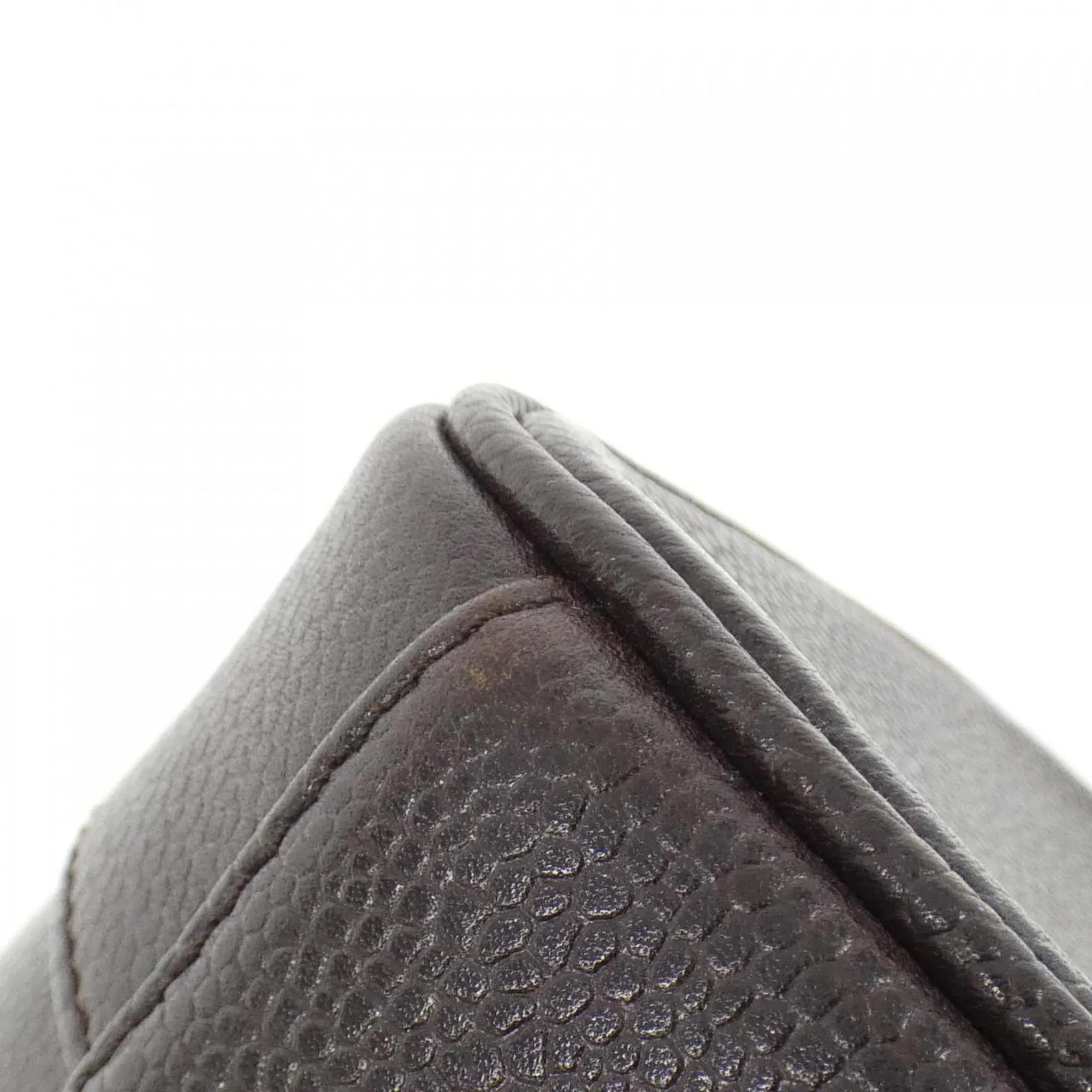 Chanel Grained Calfskin Handbag (Pre-Owned)
