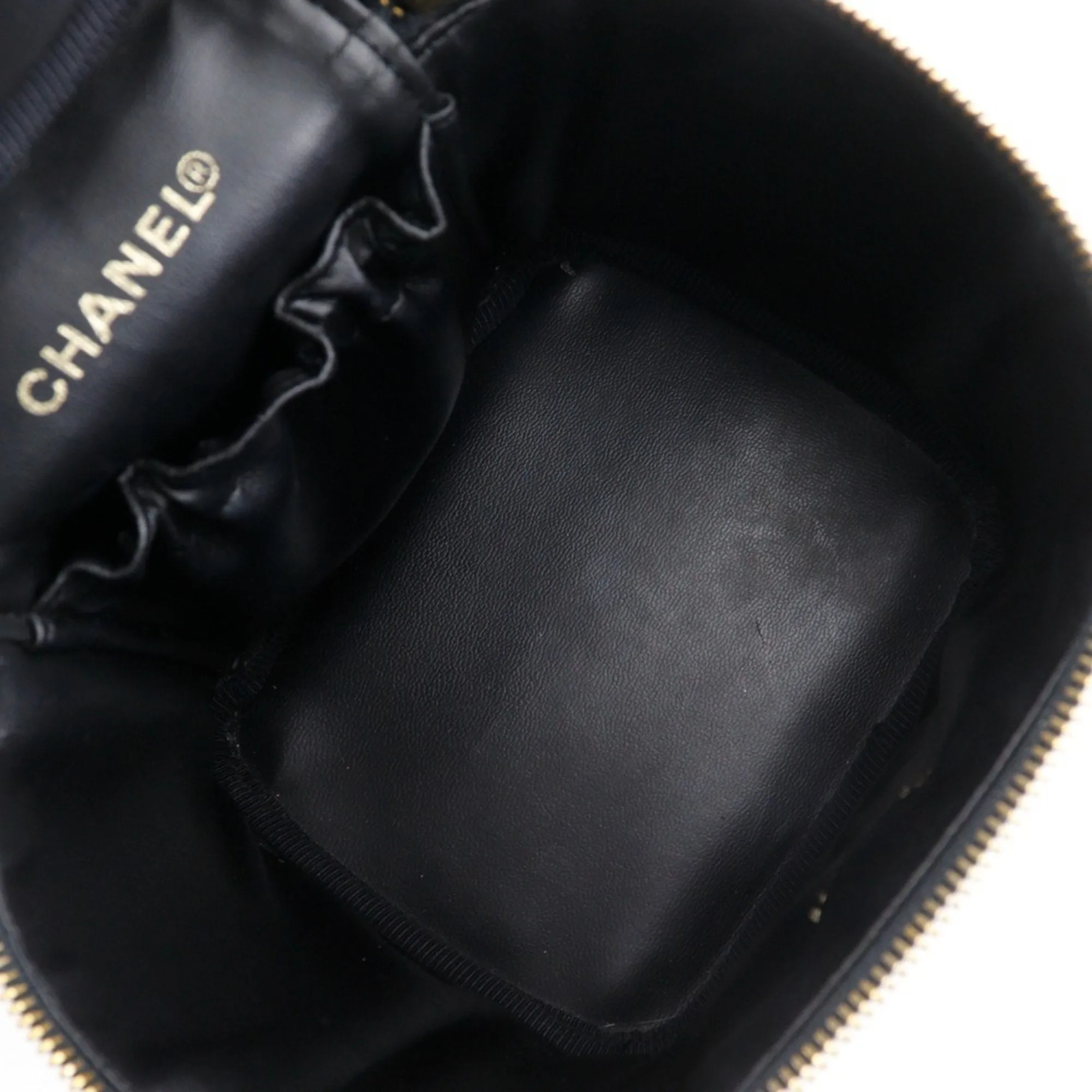 Chanel Leather Handbag Pouch (Pre-Owned)