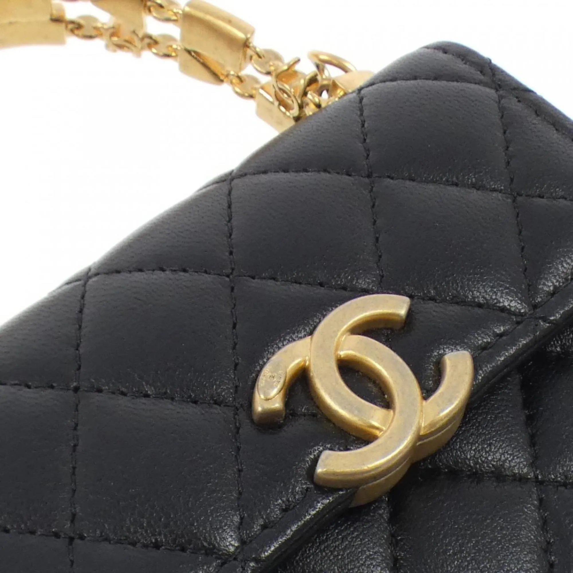 Chanel Leather Handbag (Pre-Owned)