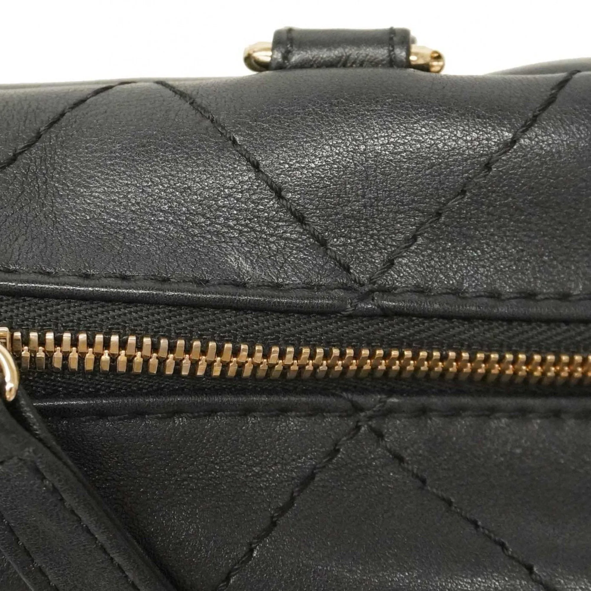 Chanel Leather Handbag (Pre-Owned)