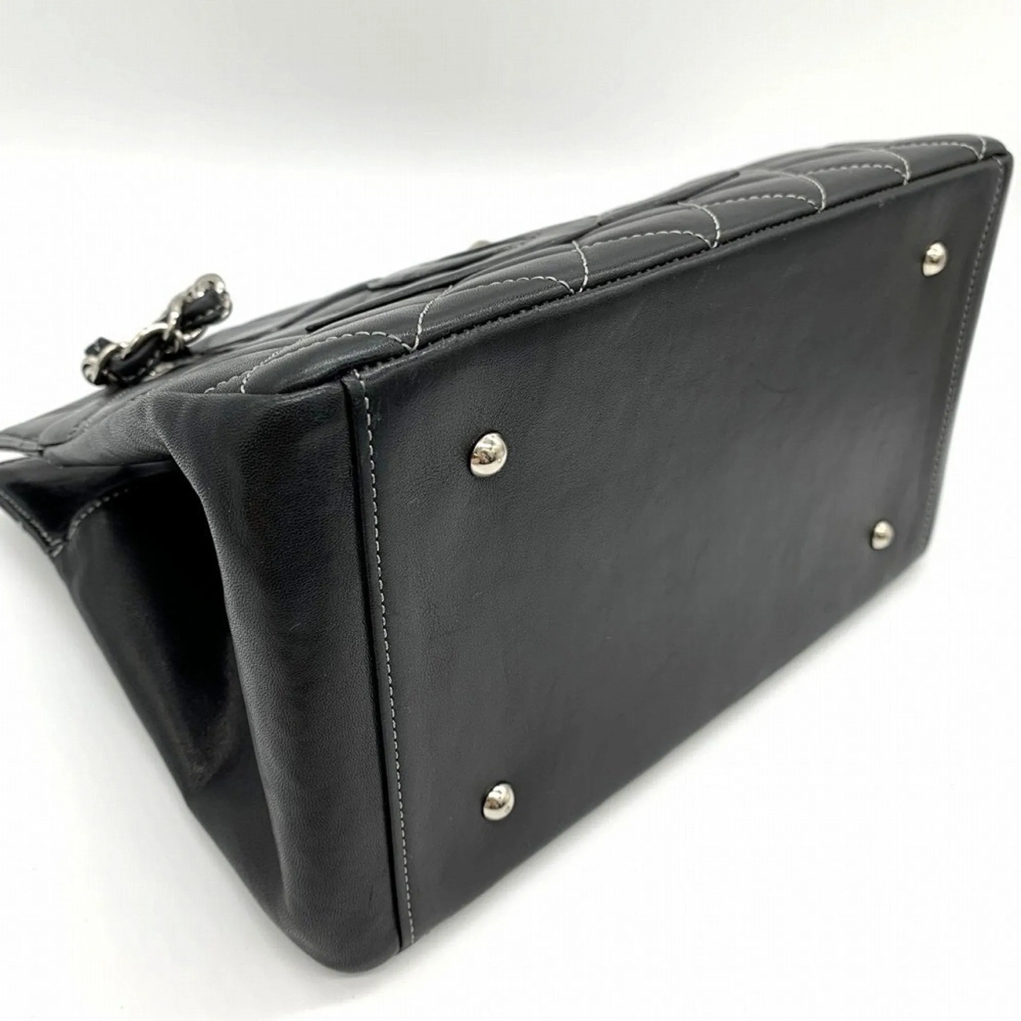Chanel Leather Handbag (Pre-Owned)