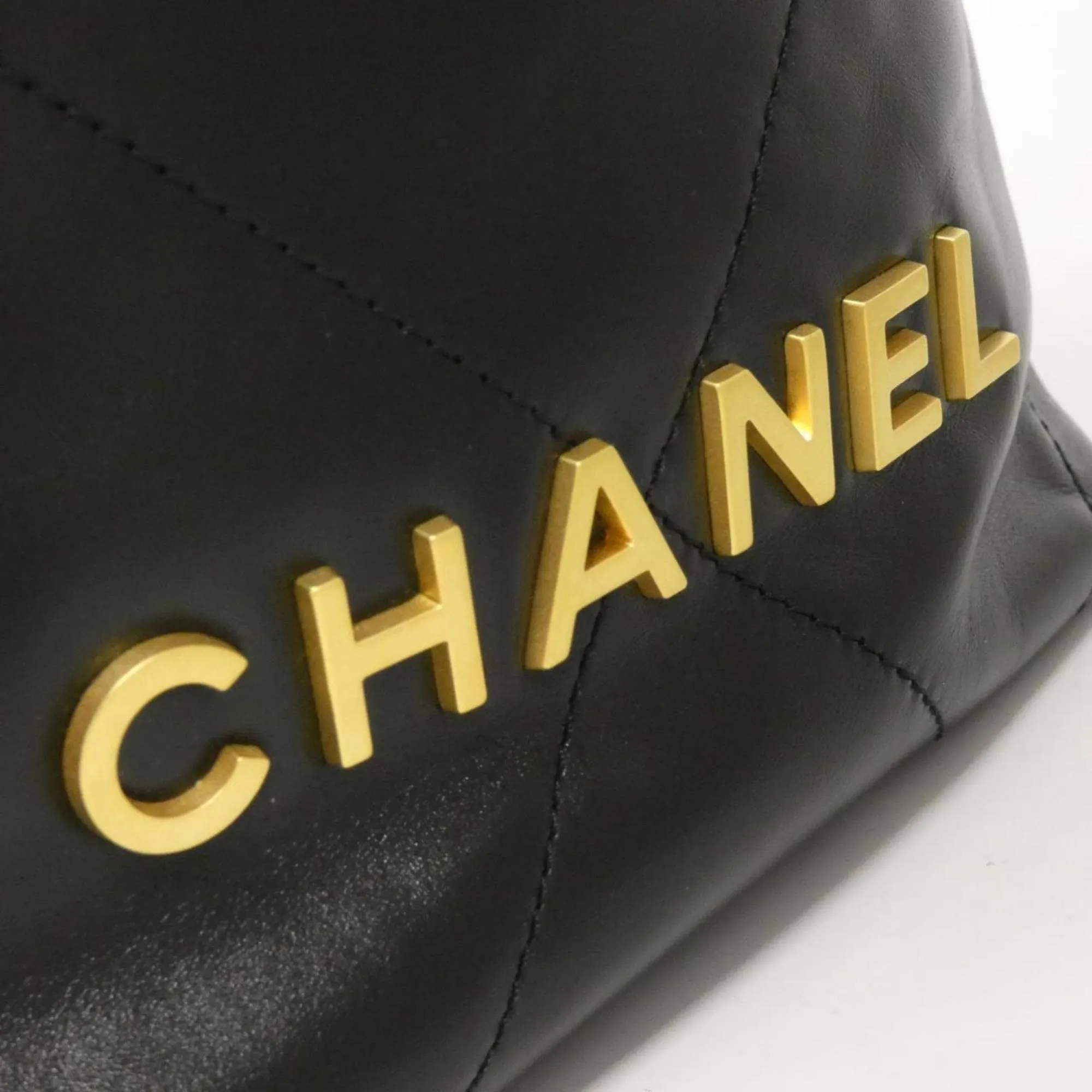 Chanel Leather Handbag (Pre-Owned)