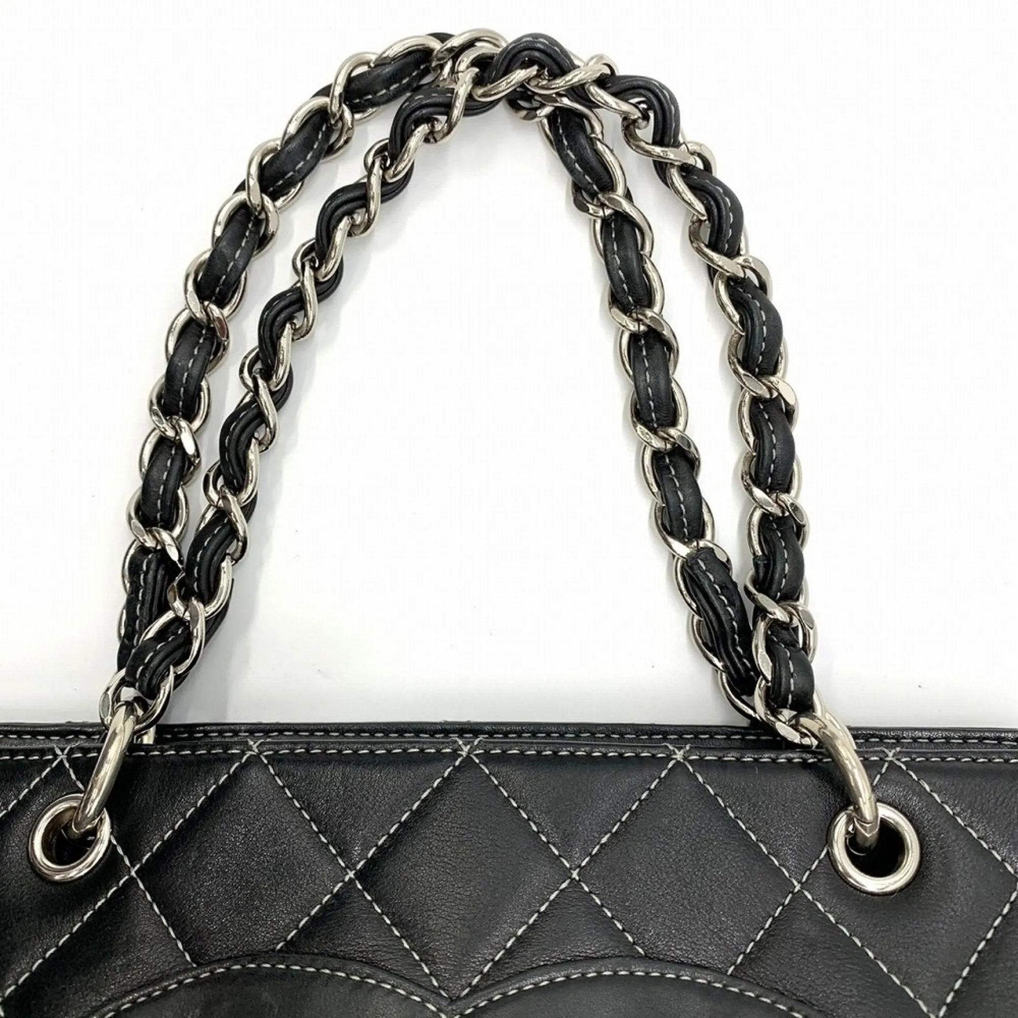Chanel Leather Handbag (Pre-Owned)