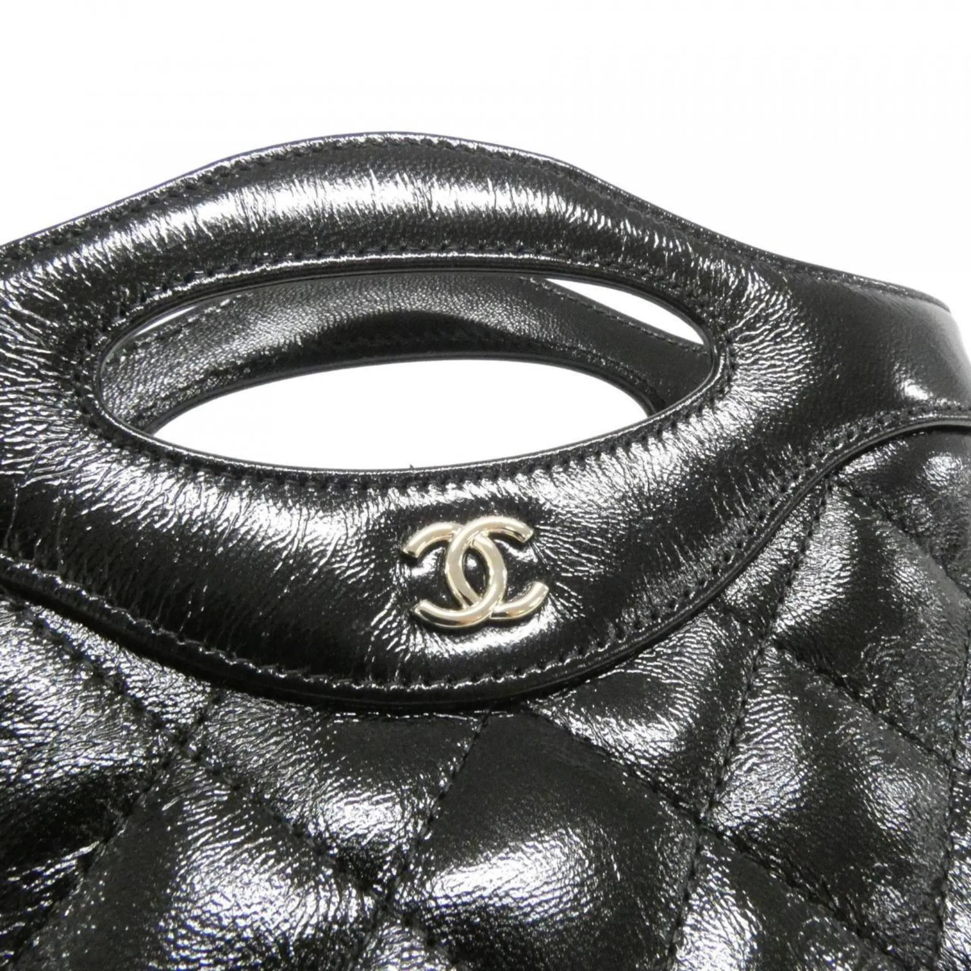 Chanel Leather Handbag (Pre-Owned)
