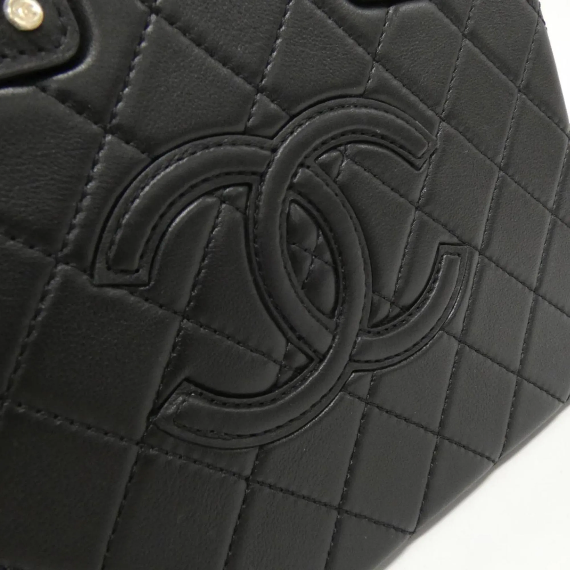 Chanel Leather Handbag (Pre-Owned)
