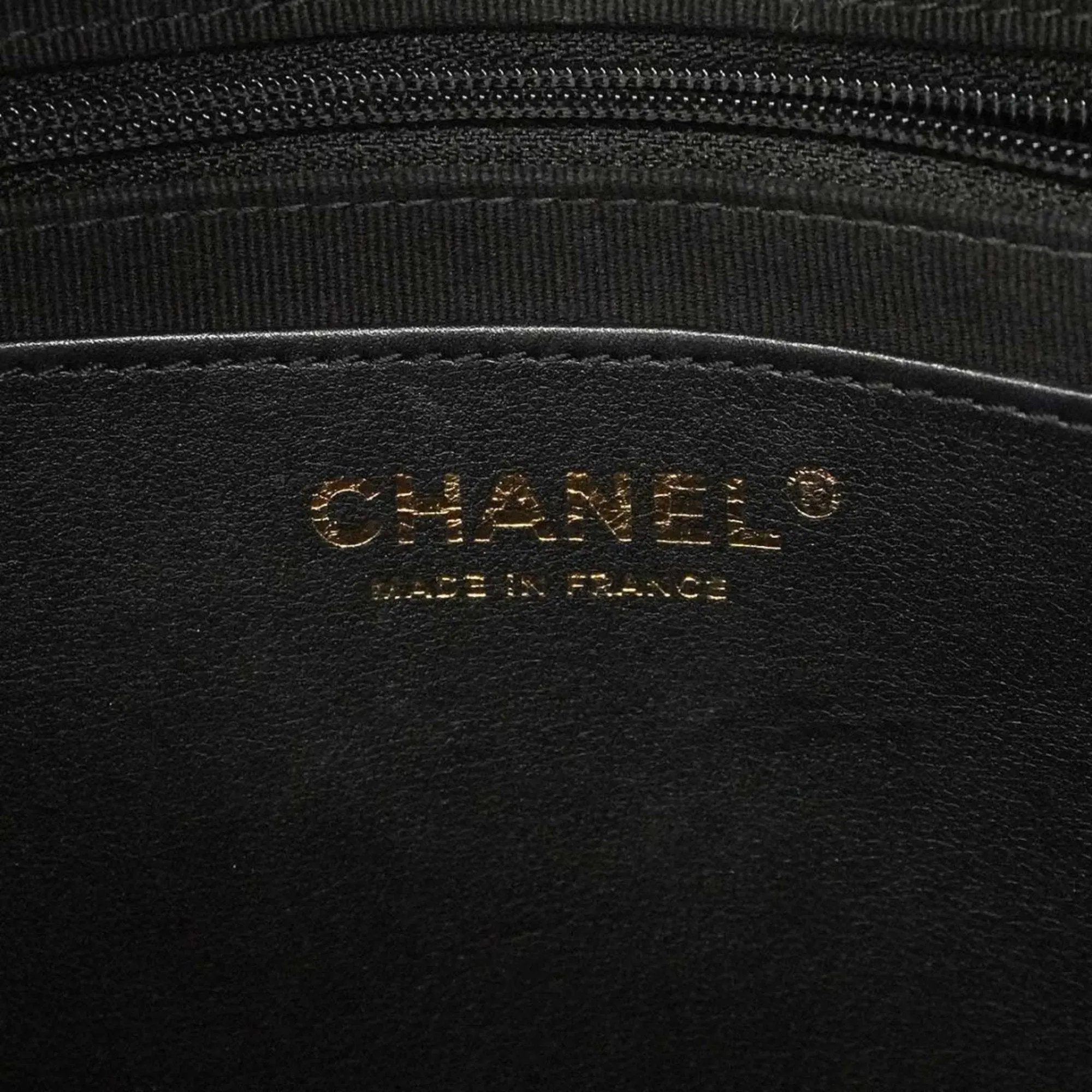 Chanel Leather Handbag (Pre-Owned)
