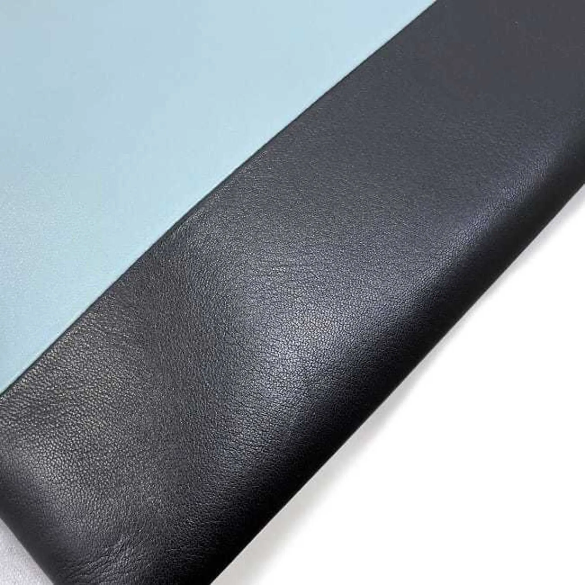 Cline Leather Clutch Bag (Pre-Owned)