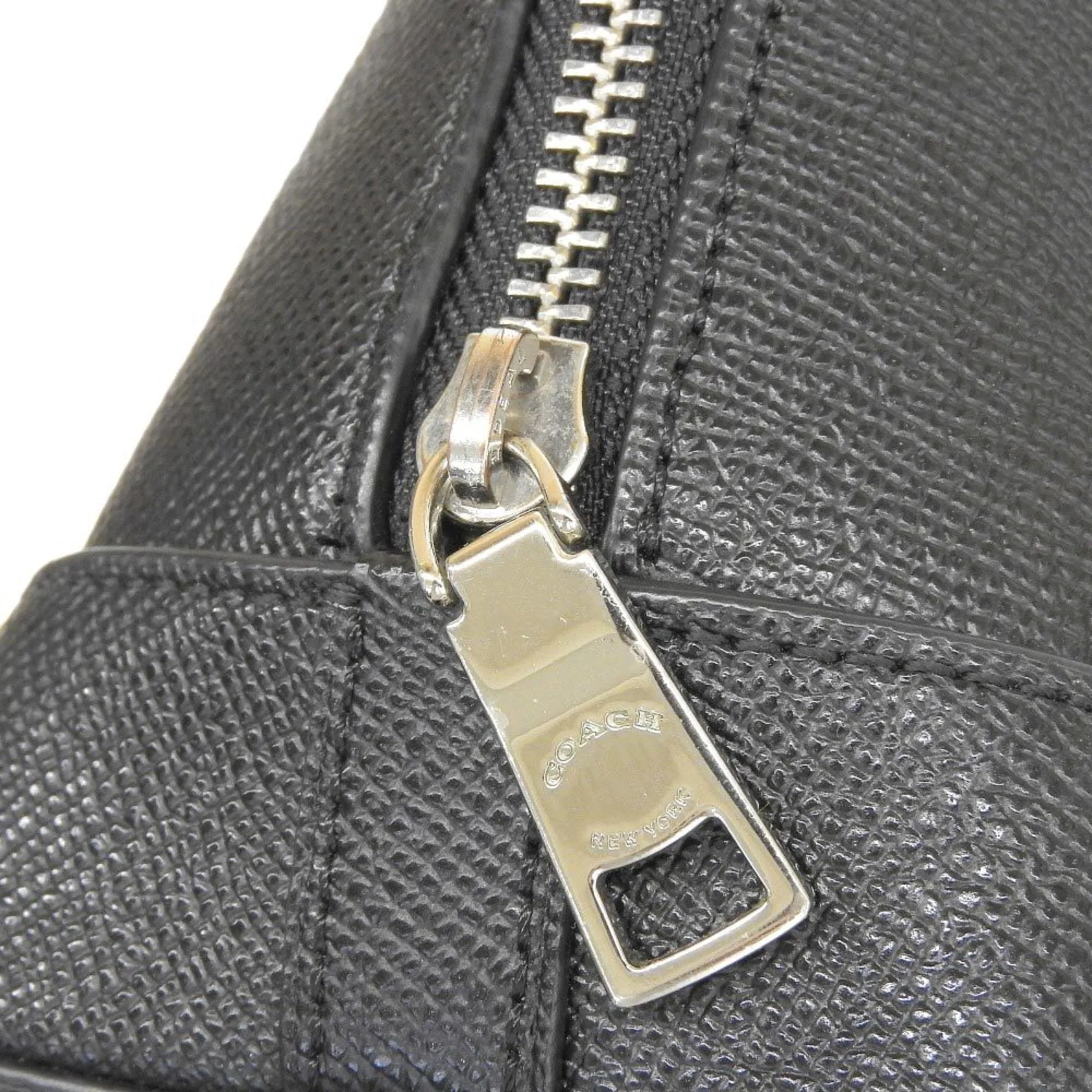 Coach   Color Leather Handbag (Pre-Owned)