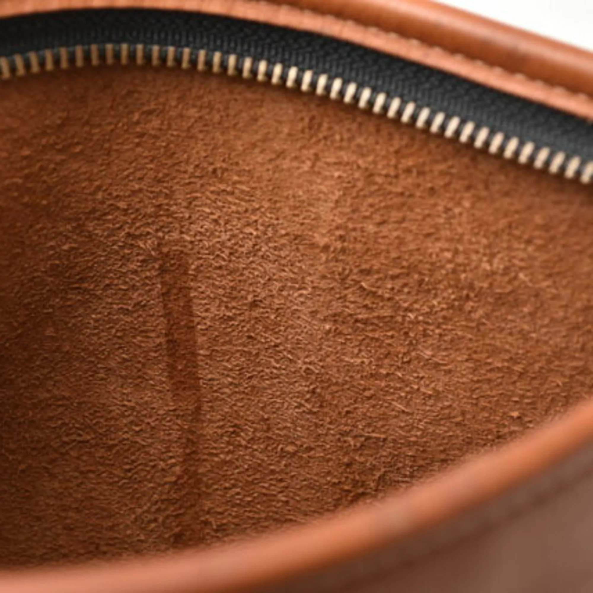 Coach  Leather Clutch Bag Pouch (Pre-Owned)