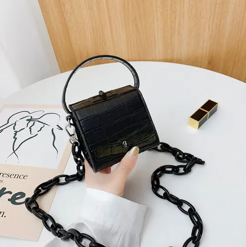 Dai Handbags