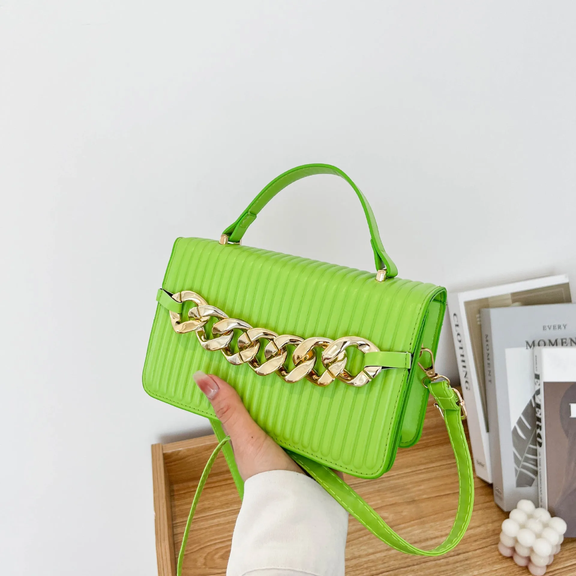 Fashion Handbag Chain Embellished Crossbody Bag