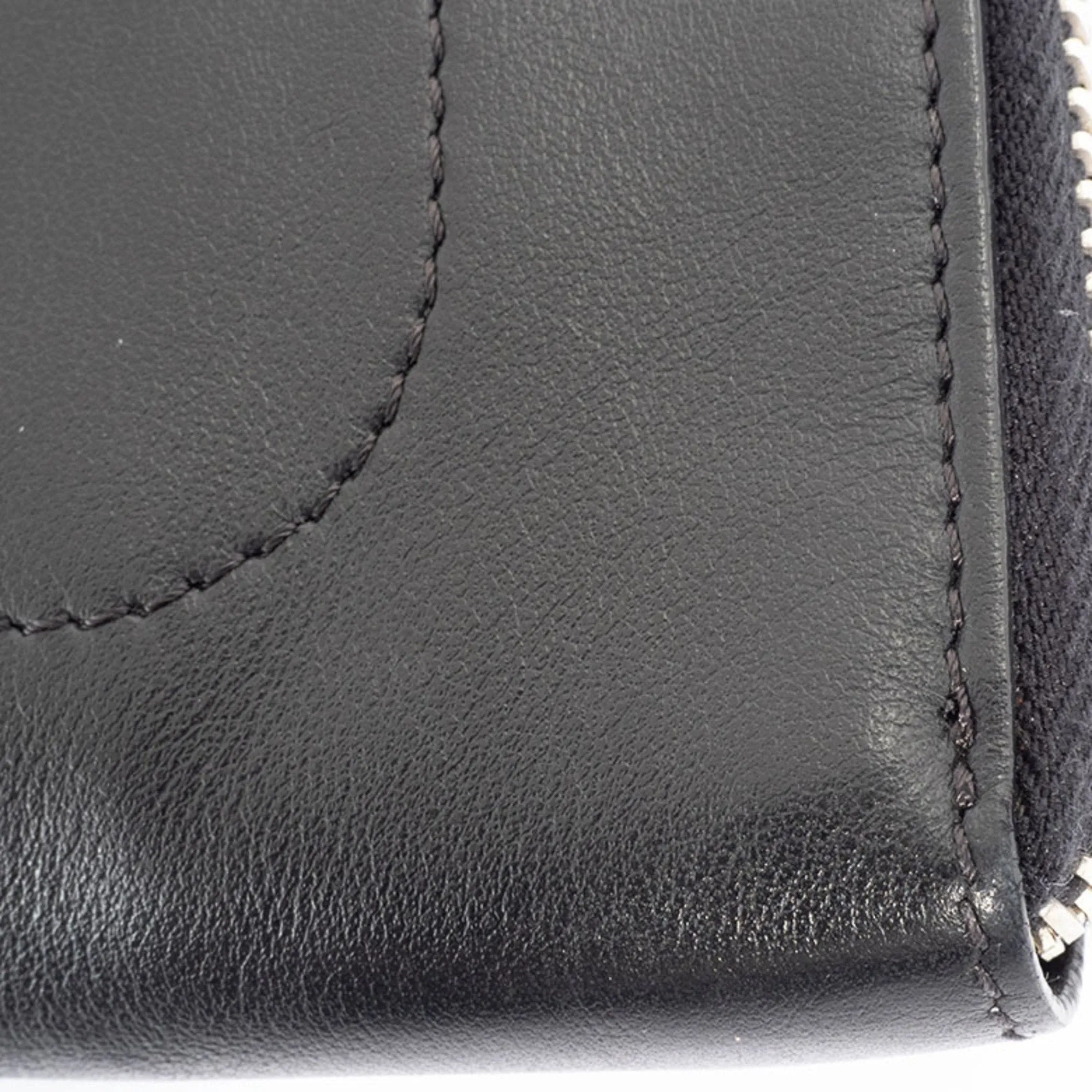Fendi Leather Clutch Bag (Pre-Owned)