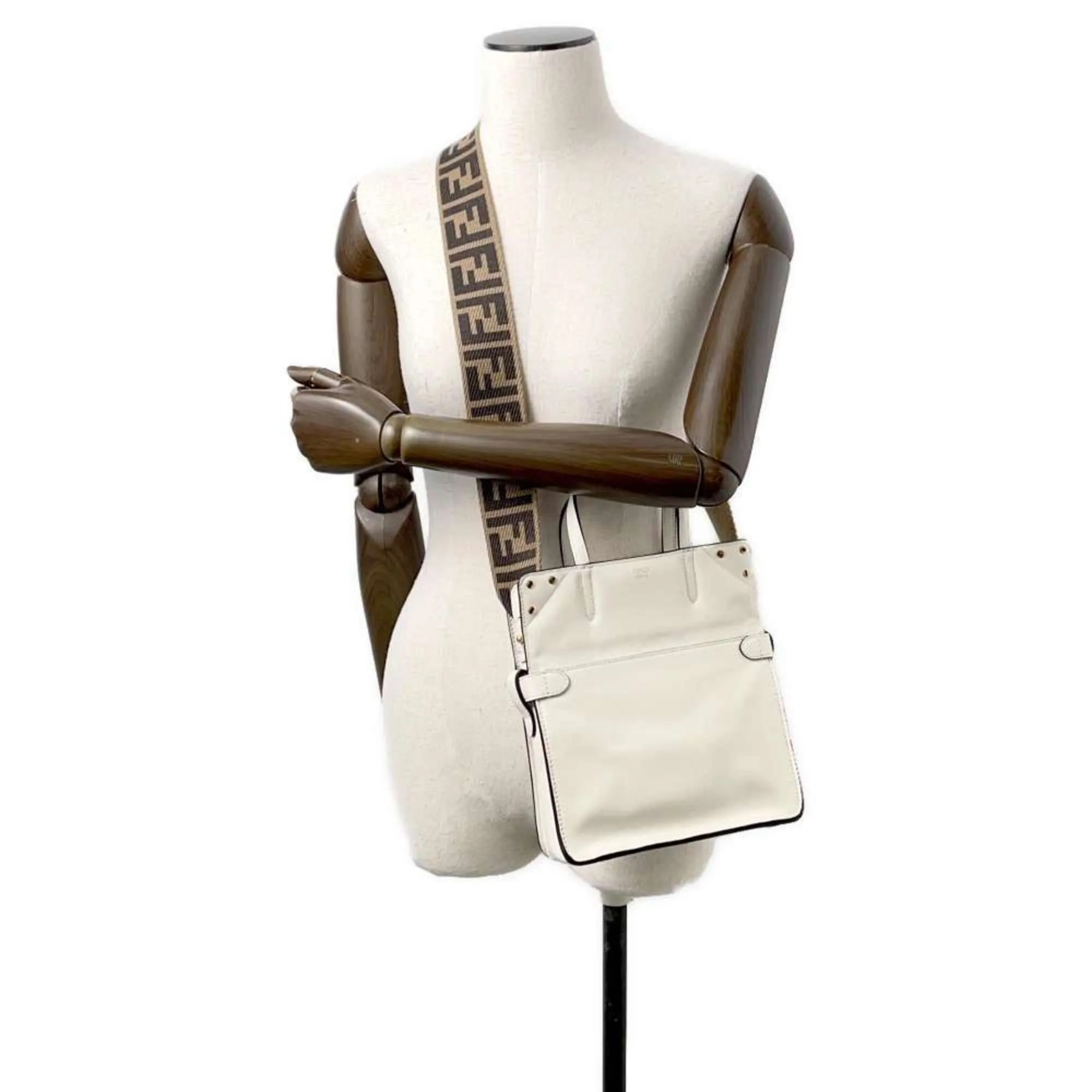 Fendi Leather Handbag (Pre-Owned)