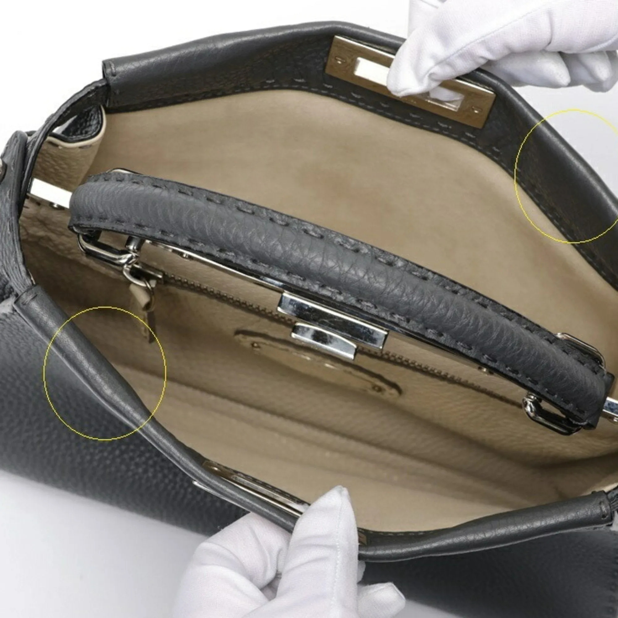 Fendi Leather Handbag (Pre-Owned)