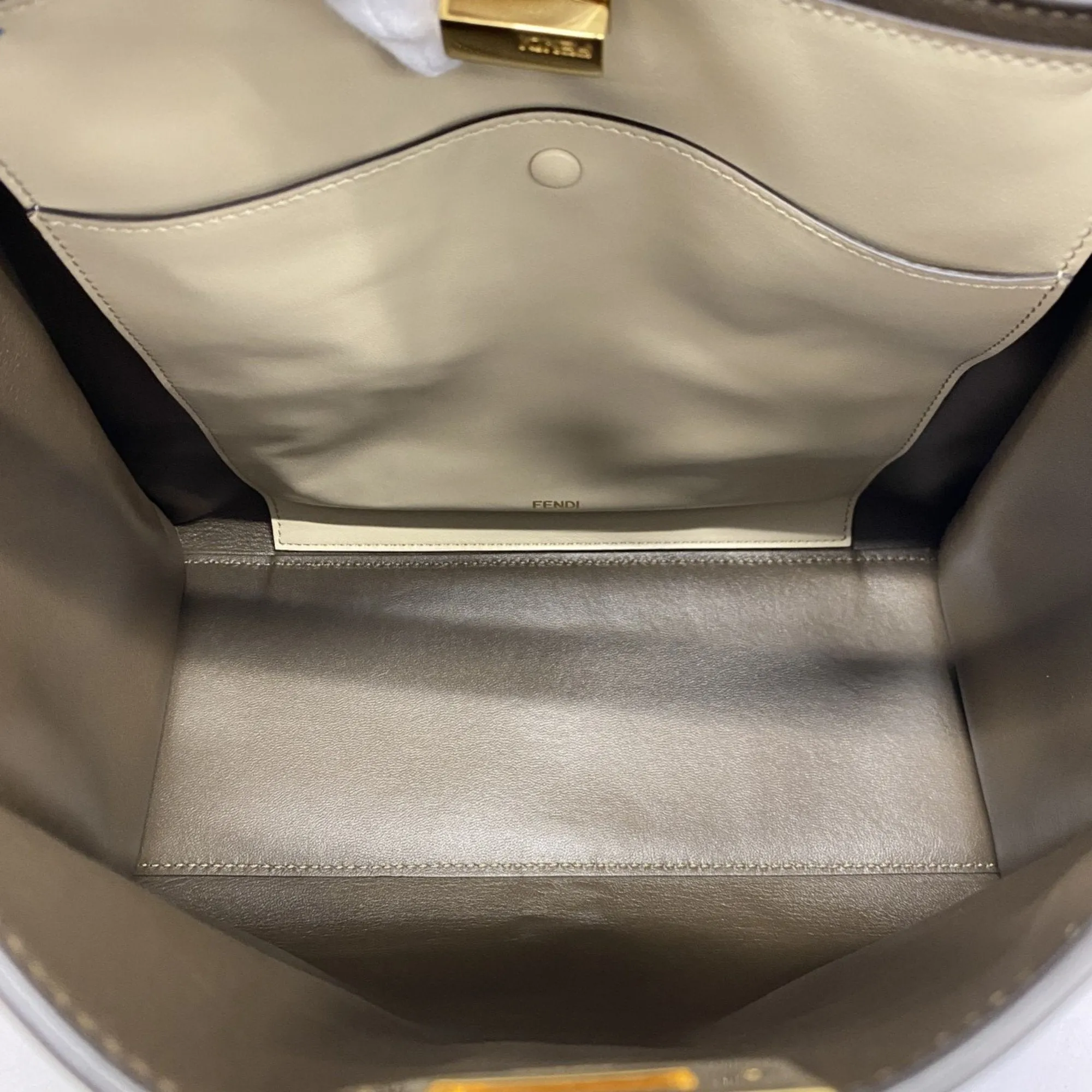 Fendi Leather Handbag (Pre-Owned)