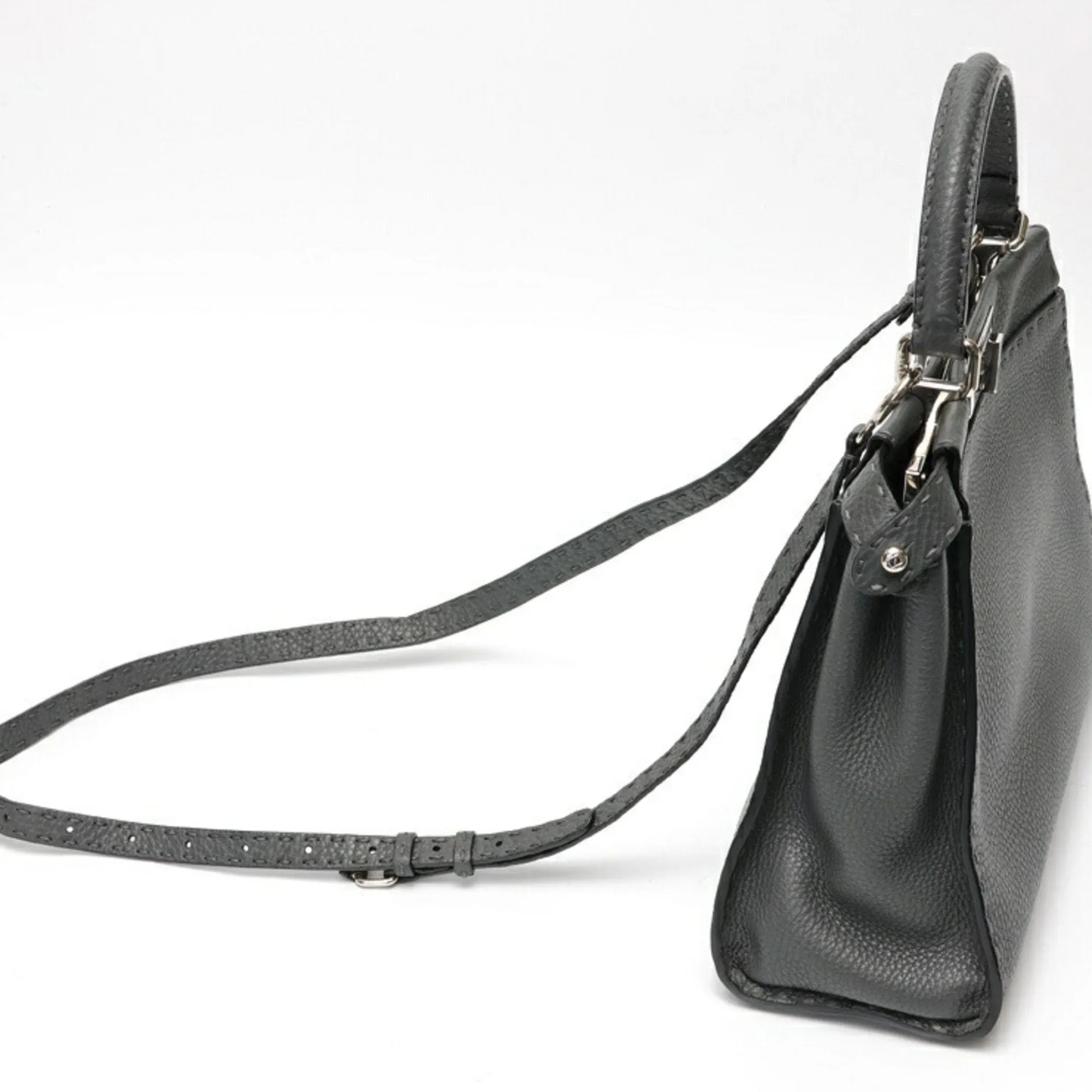 Fendi Leather Handbag (Pre-Owned)