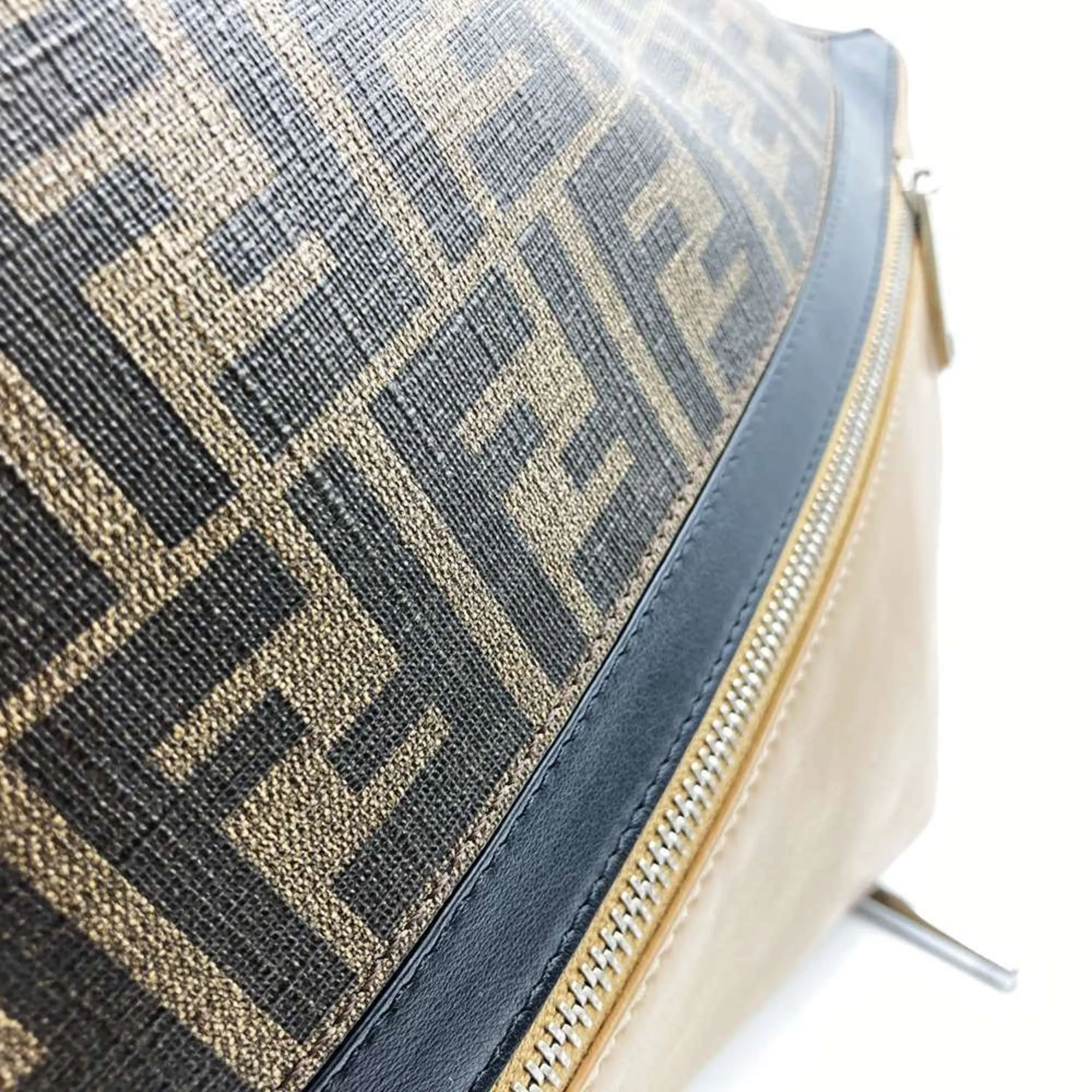 Fendi Pvc Leather Clutch Bag (Pre-Owned)