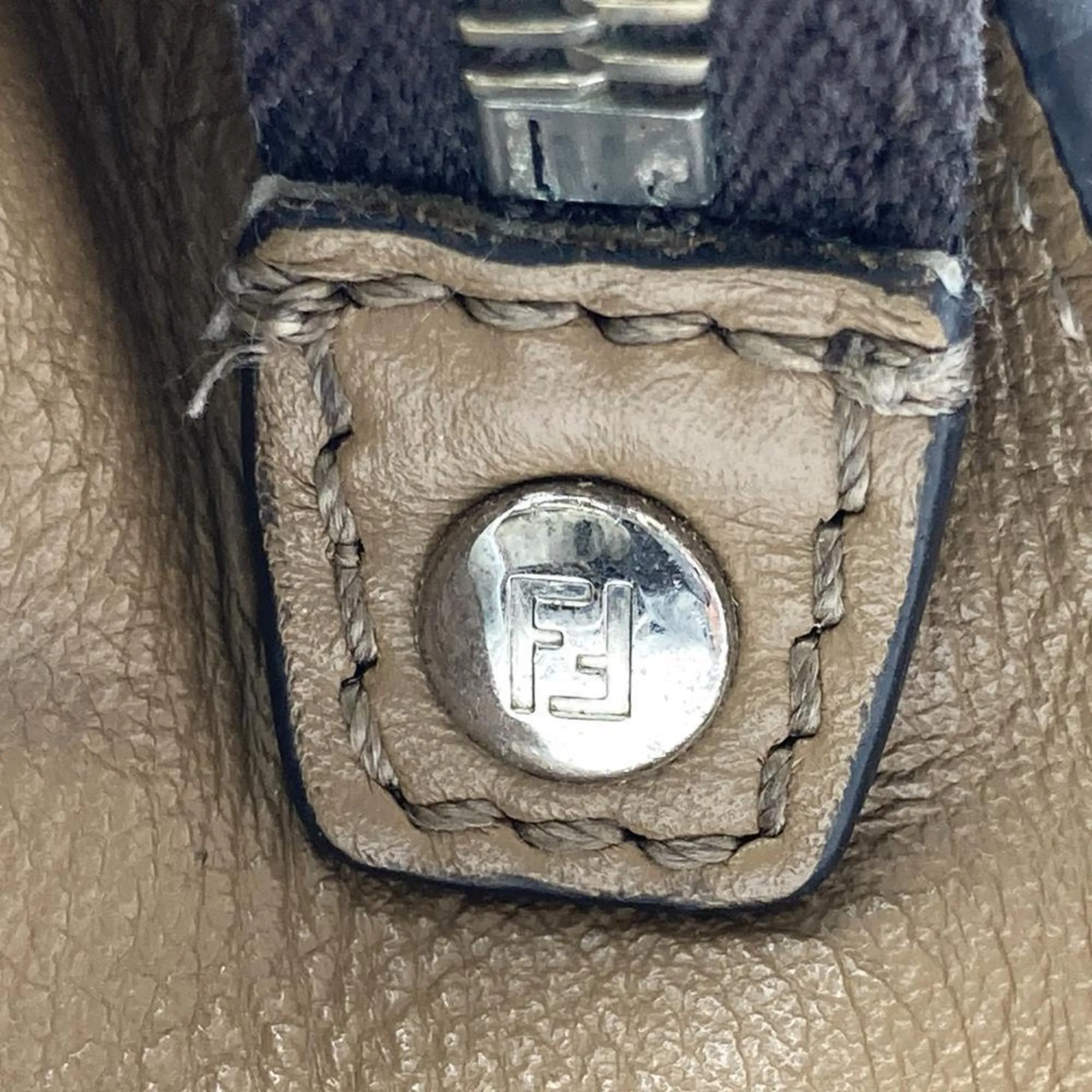 Fendi Pvc Leather Clutch Bag (Pre-Owned)