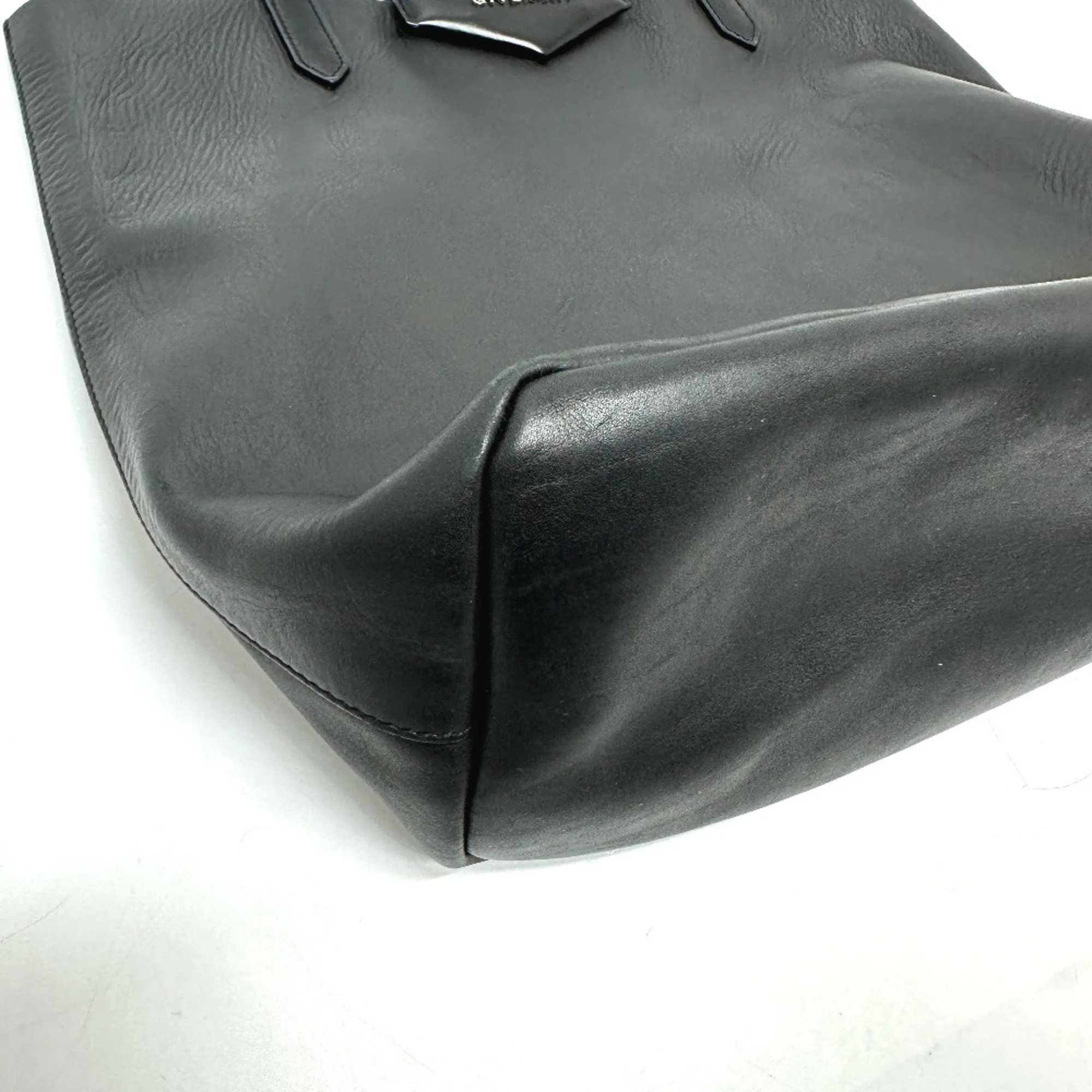 Givenchy Leather Tote Bag (Pre-Owned)