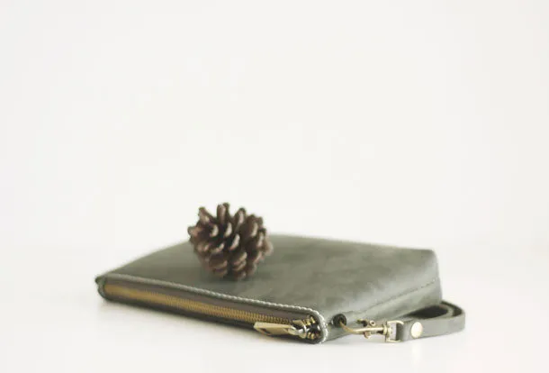 Handmade leather womens zip phone clutch purse Wristlet wallet purse clutch
