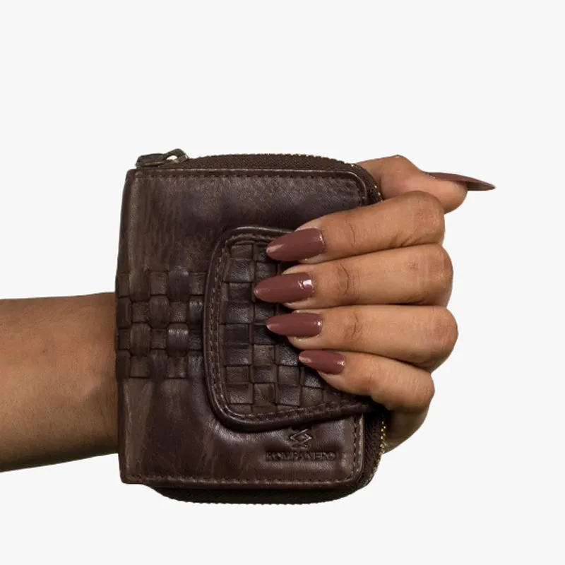 Leah - The Wallet
