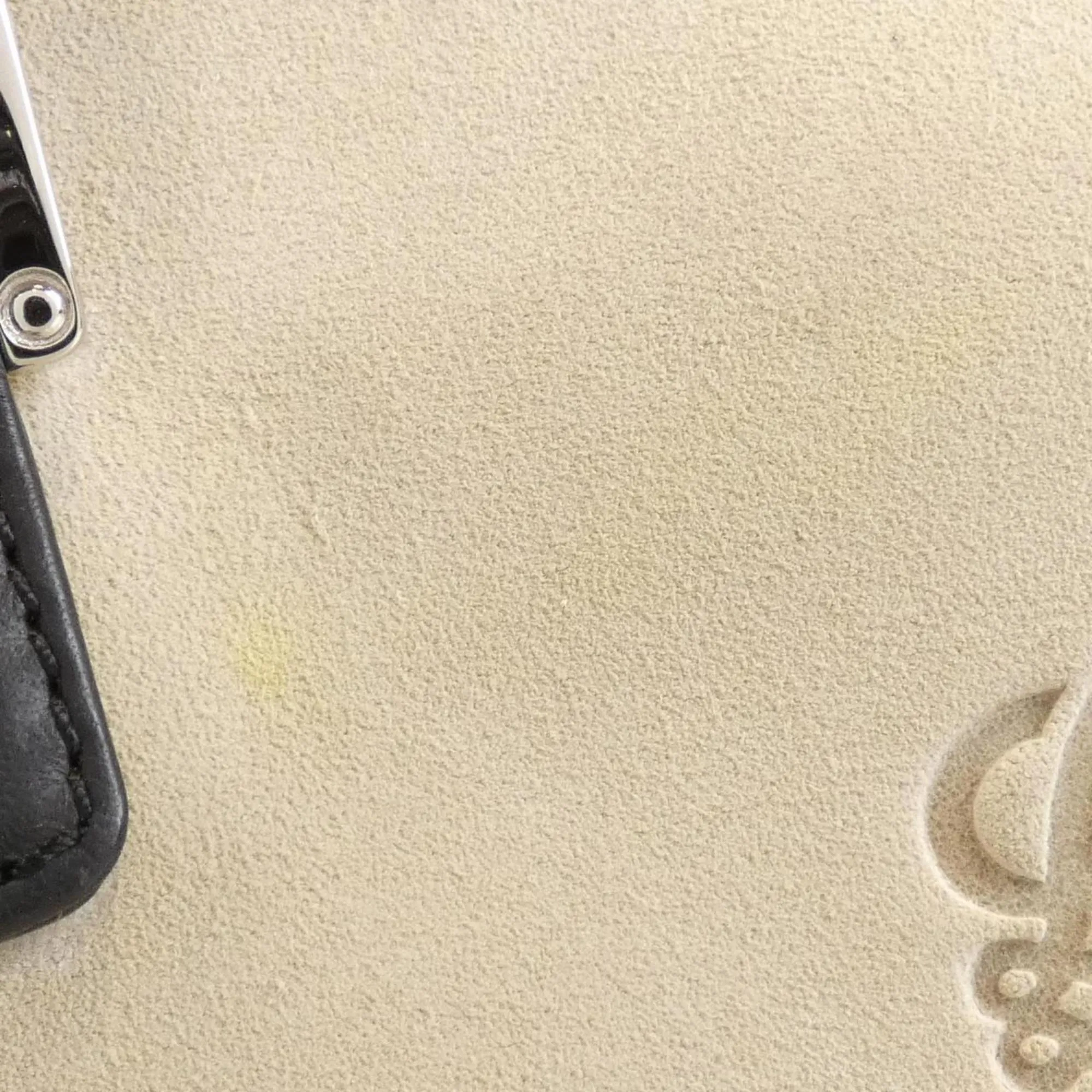 Loewe ivory Suede Leather Handbag (Pre-Owned)