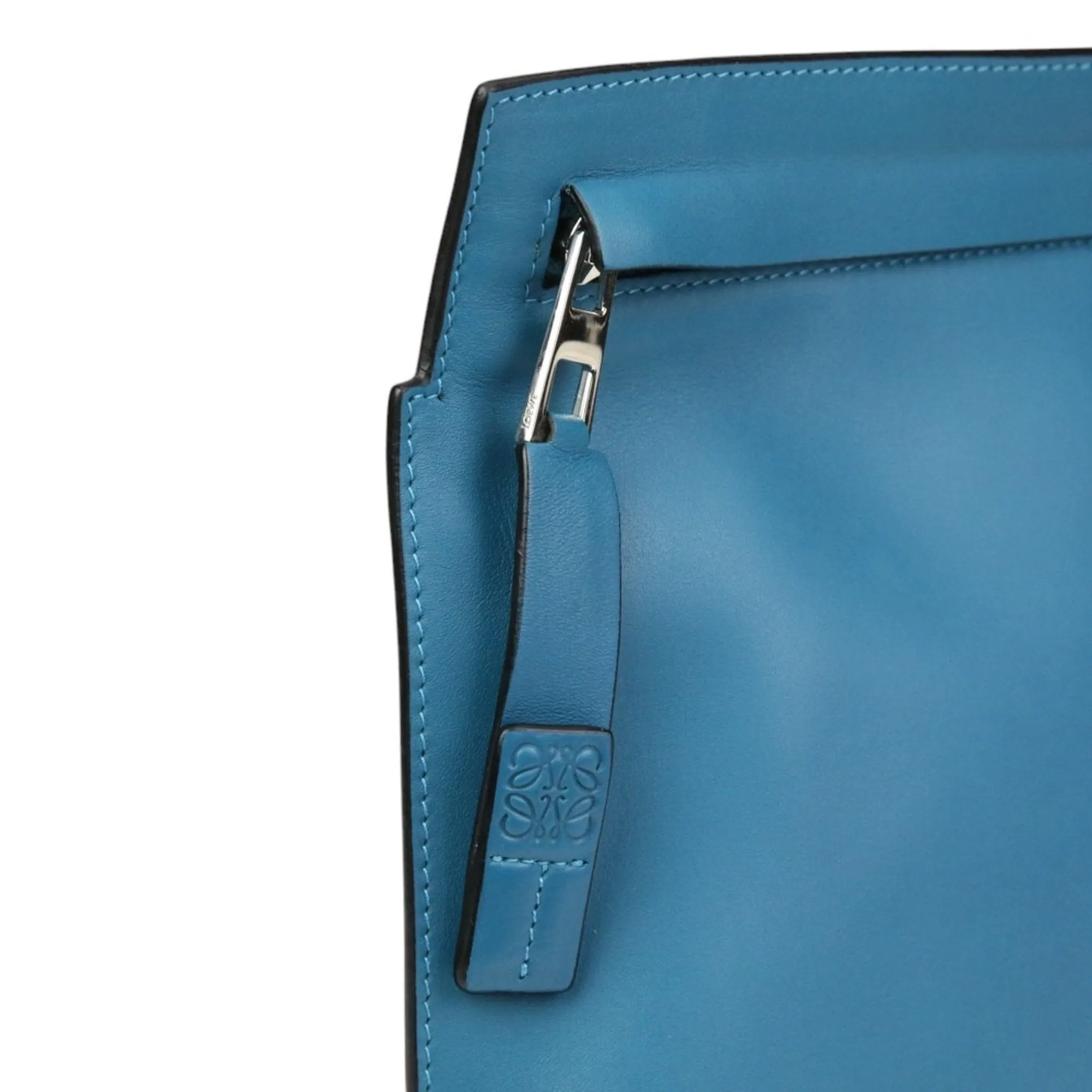 Loewe Leather Clutch Bag (Pre-Owned)