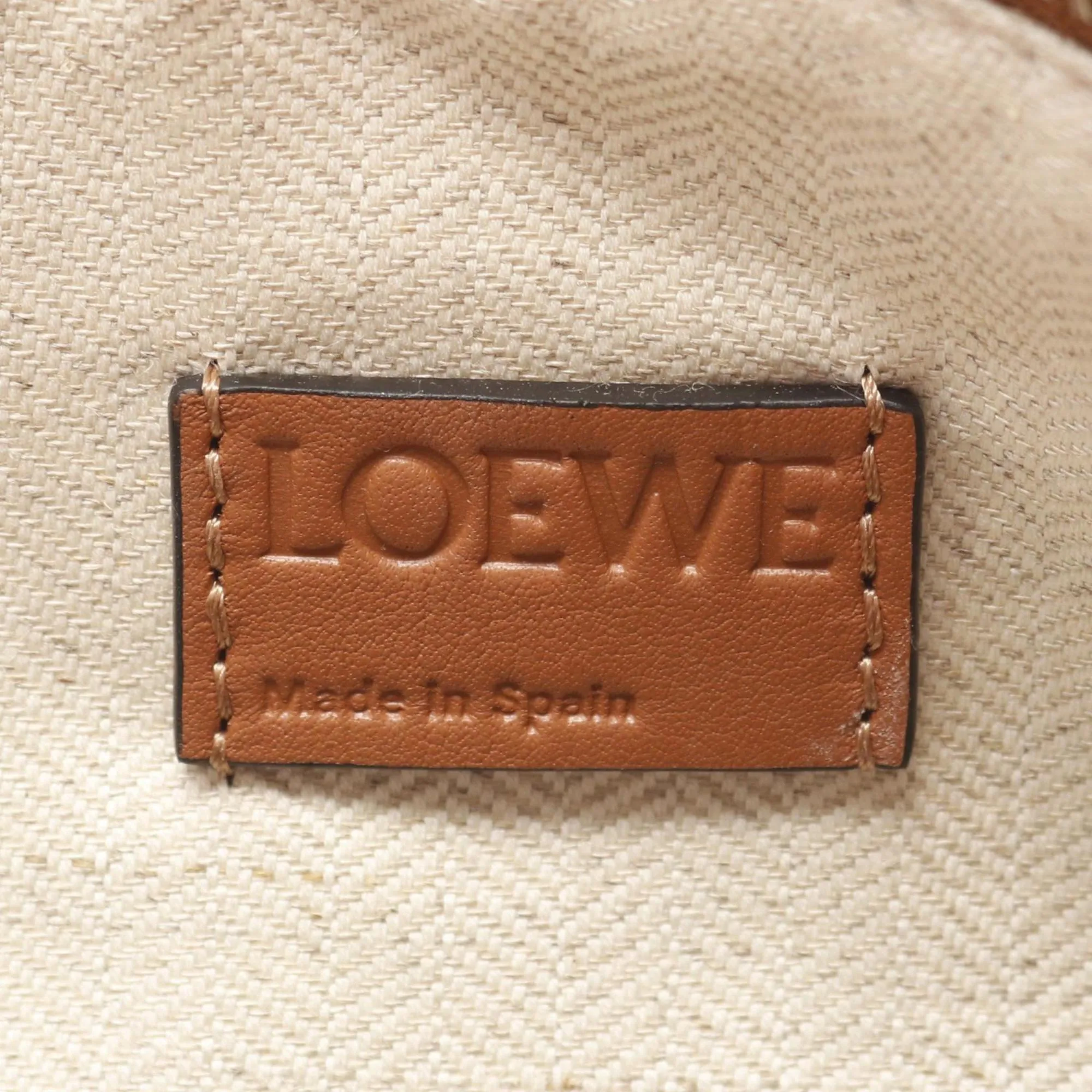 Loewe Leather Handbag (Pre-Owned)