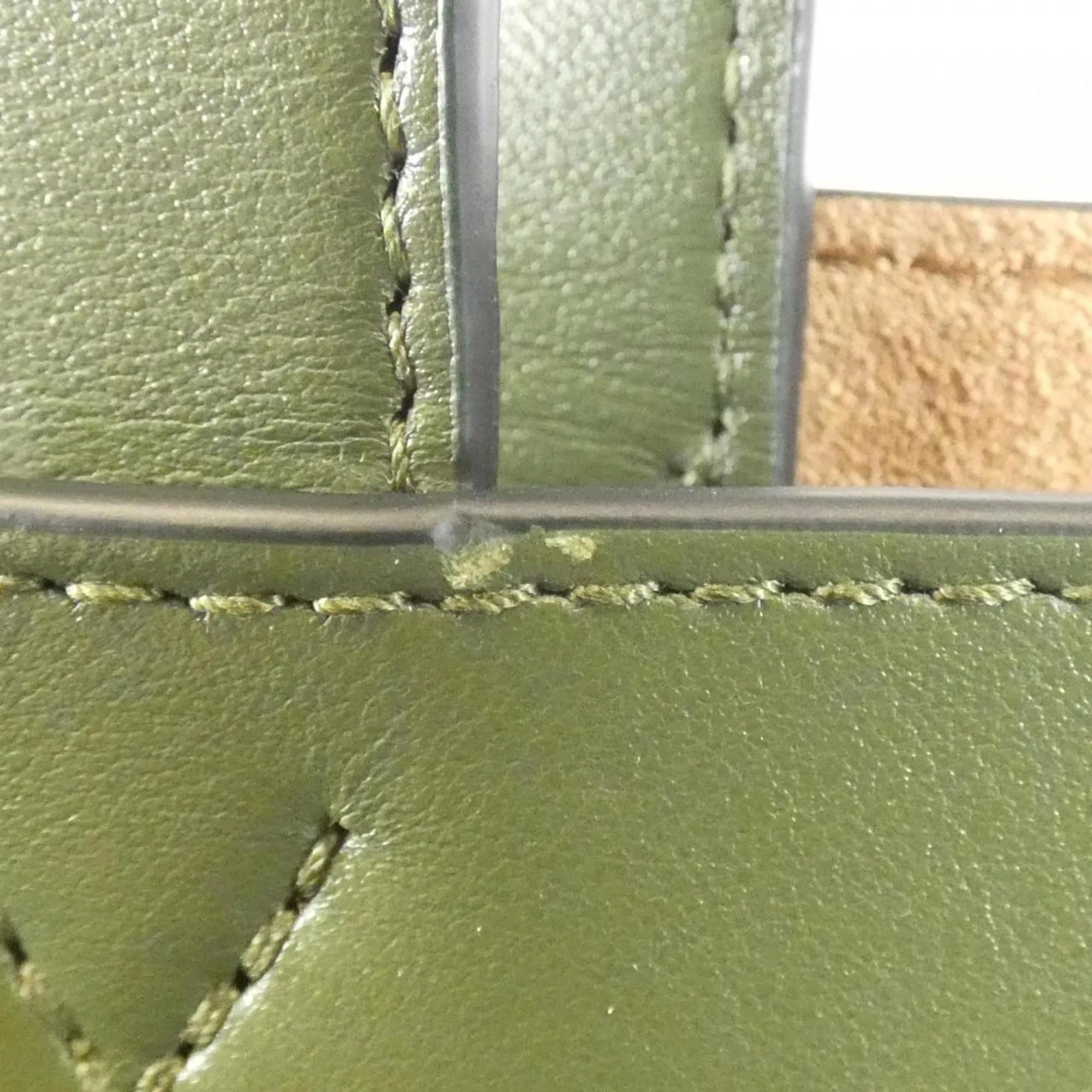 Loewe Leather Handbag (Pre-Owned)
