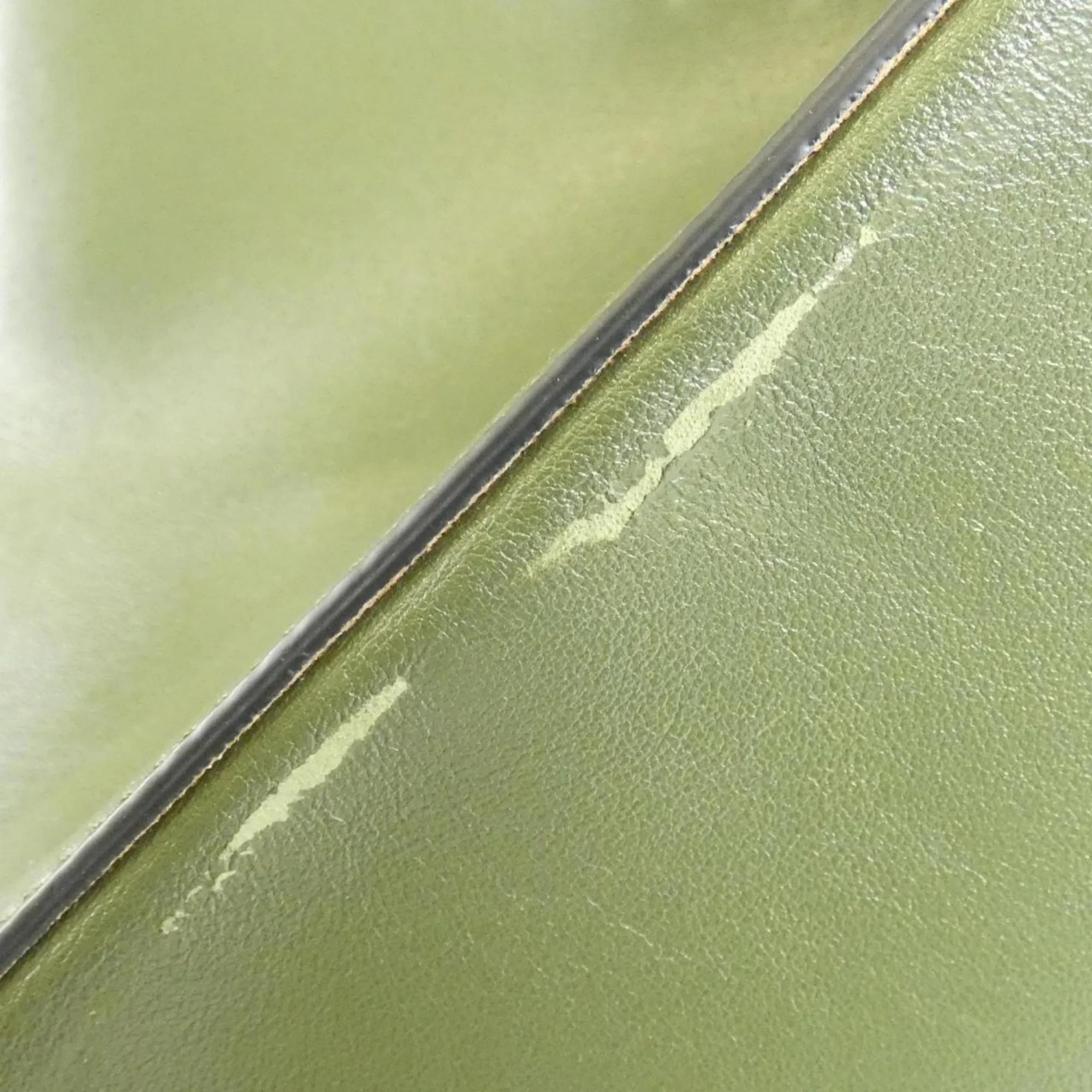 Loewe Leather Handbag (Pre-Owned)