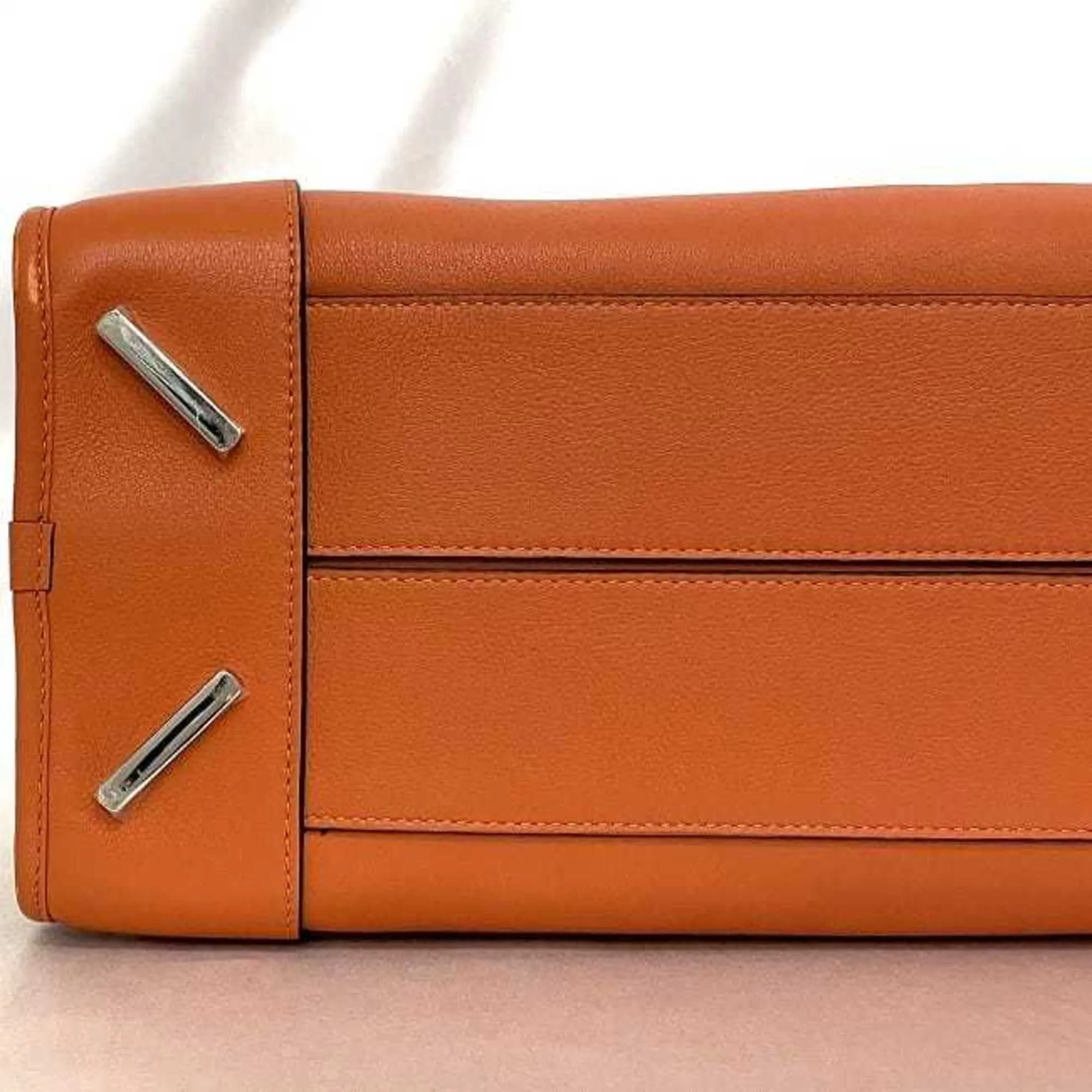 Loewe Leather Handbag (Pre-Owned)