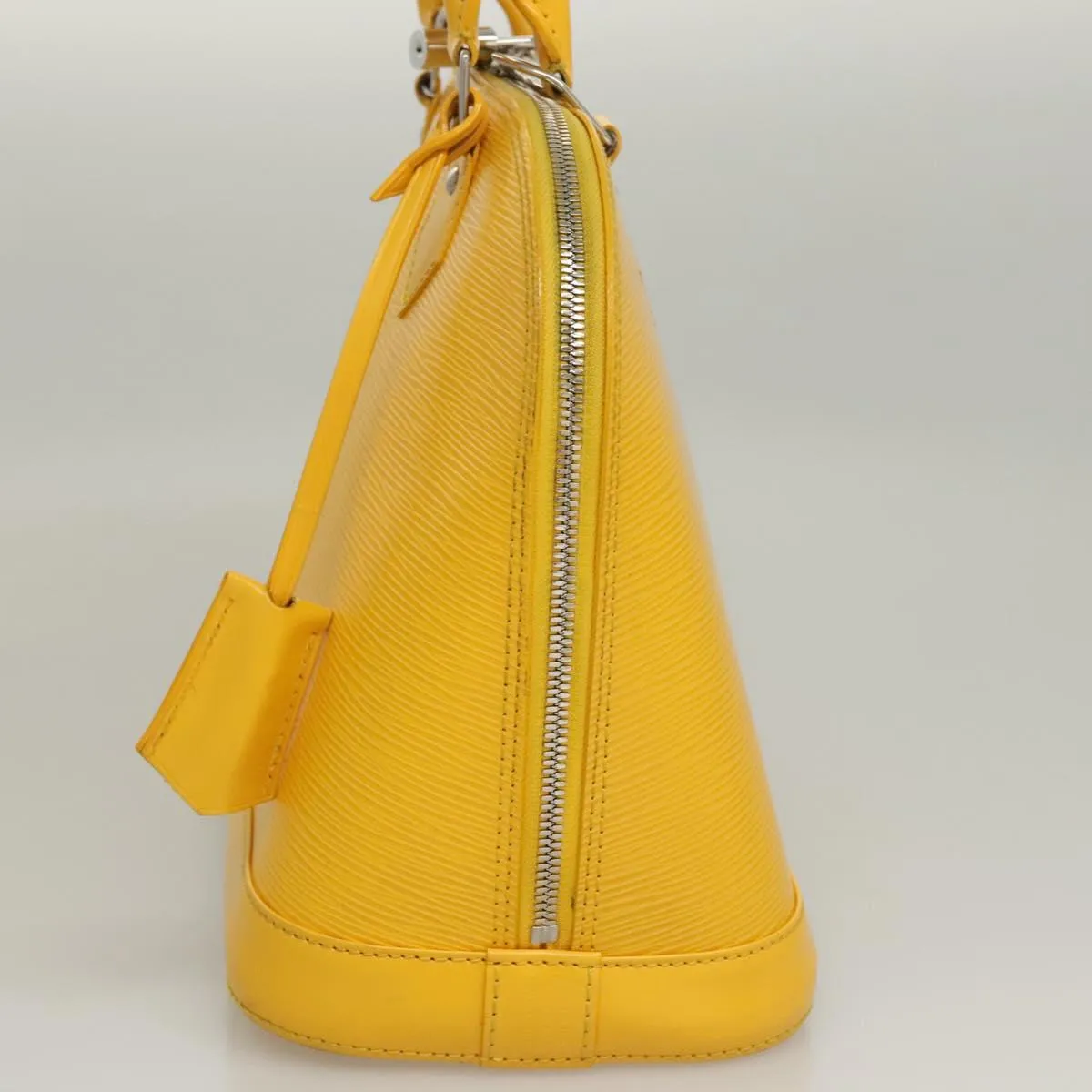 Louis Vuitton Alma Leather Handbag (Pre-Owned)