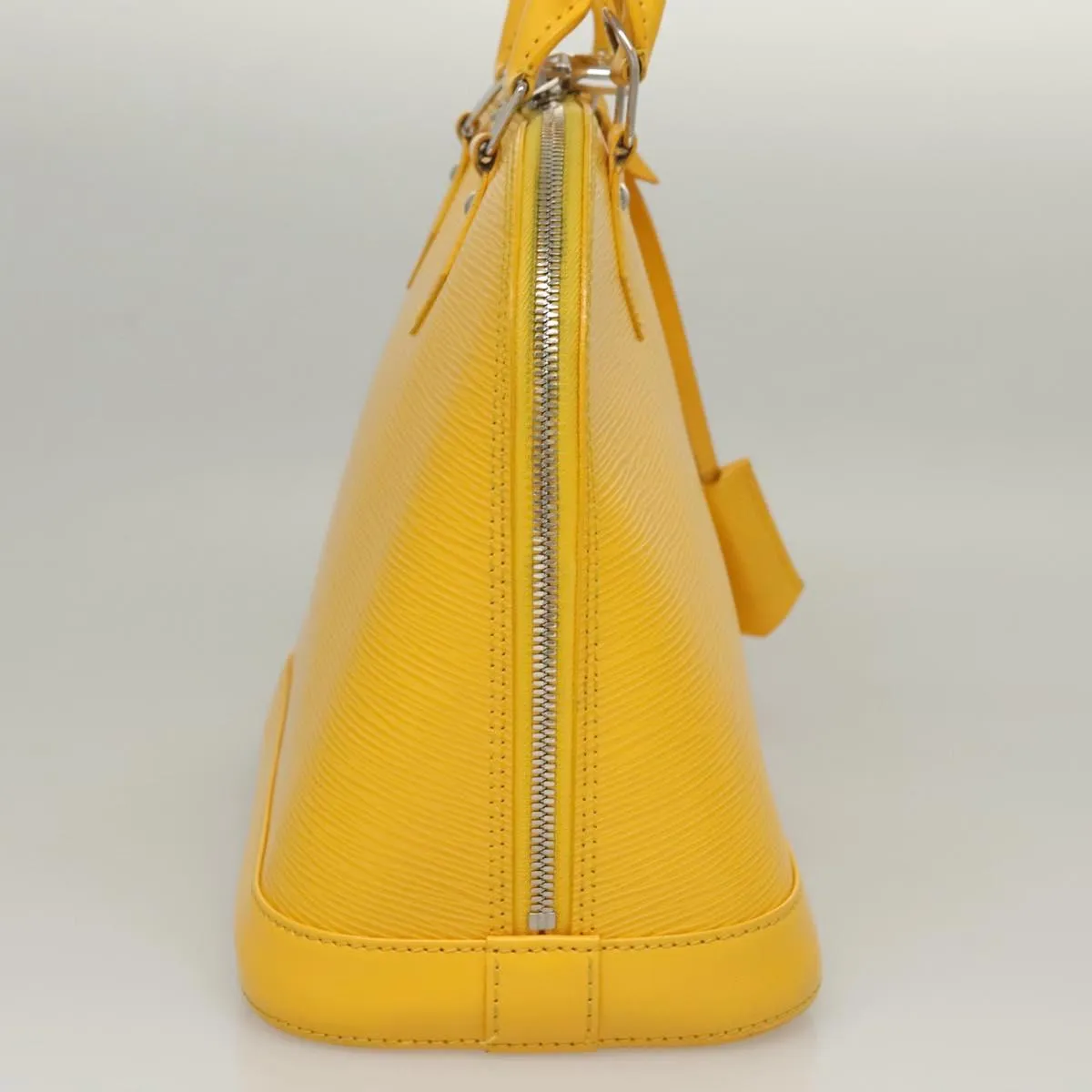 Louis Vuitton Alma Leather Handbag (Pre-Owned)